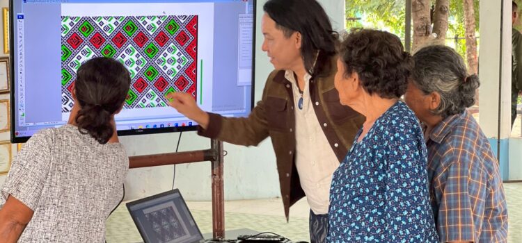 สท. จับมือโครงการส่งเสริมศิลปาชีพบ้านดอนหลี่–ม.กาฬสินธุ์ ยกระดับผ้าไหมทอมือมหาสารคามด้วยเทคโนโลยีและนวัตกรรม สท. จับมือโครงการส่งเสริมศิลปาชีพบ้านดอนหลี่–ม.กาฬสินธุ์ ยกระดับผ้าไหมทอมือมหาสารคามด้วยเทคโนโลยีและนวัตกรรม