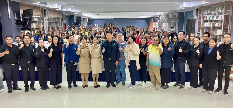 สท.-ม.เกษตรศาสตร์-กรมส่งเสริมการเกษตรร่วมขยายผลถั่วเขียวพันธุ์ดี KUML ให้เกษตรกรไพรบึง-ศรีสะเกษ สท.-ม.เกษตรศาสตร์-กรมส่งเสริมการเกษตรร่วมขยายผลถั่วเขียวพันธุ์ดี KUML ให้เกษตรกรไพรบึง-ศรีสะเกษ