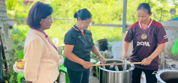 สท.-สนง.พัฒนาชุมชนศรีสะเกษสานต่อภูมิปัญญาผ้าไหม ยกระดับผลิตภัณฑ์ด้วยเทคโนโลยีและนวัตกรรม