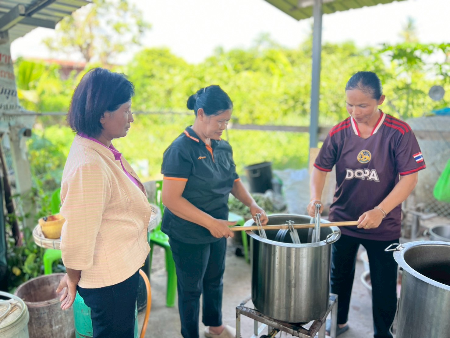 สท.-สนง.พัฒนาชุมชนศรีสะเกษสานต่อภูมิปัญญาผ้าไหม ยกระดับผลิตภัณฑ์ด้วยเทคโนโลยีและนวัตกรรม