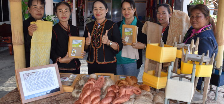 สานต่อภูมิปัญญา “ผ้าไหมบ้านอุ่มแสง” ด้วยความรู้และเทคโนโลยี