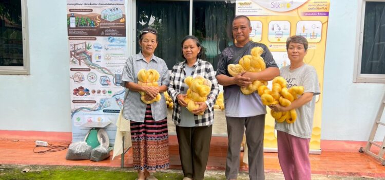 สท.-ศูนย์หม่อนไหมเฉลิมพระเกียรติฯ ร้อยเอ็ด เติมความรู้เทคโนโลยีด้านสิ่งทอ เพิ่มมูลค่าผ้าไหมชุมชนบ้านโคกสว่าง