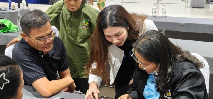 สท. ติดอาวุธความรู้ “ตลาดออนไลน์” ให้เกษตรกรสุรินทร์-ยโสธร เพิ่มช่องทางขายผลผลิตถั่วเขียว KUML สท. ติดอาวุธความรู้ “ตลาดออนไลน์” ให้เกษตรกรสุรินทร์-ยโสธร เพิ่มช่องทางขายผลผลิตถั่วเขียว KUML