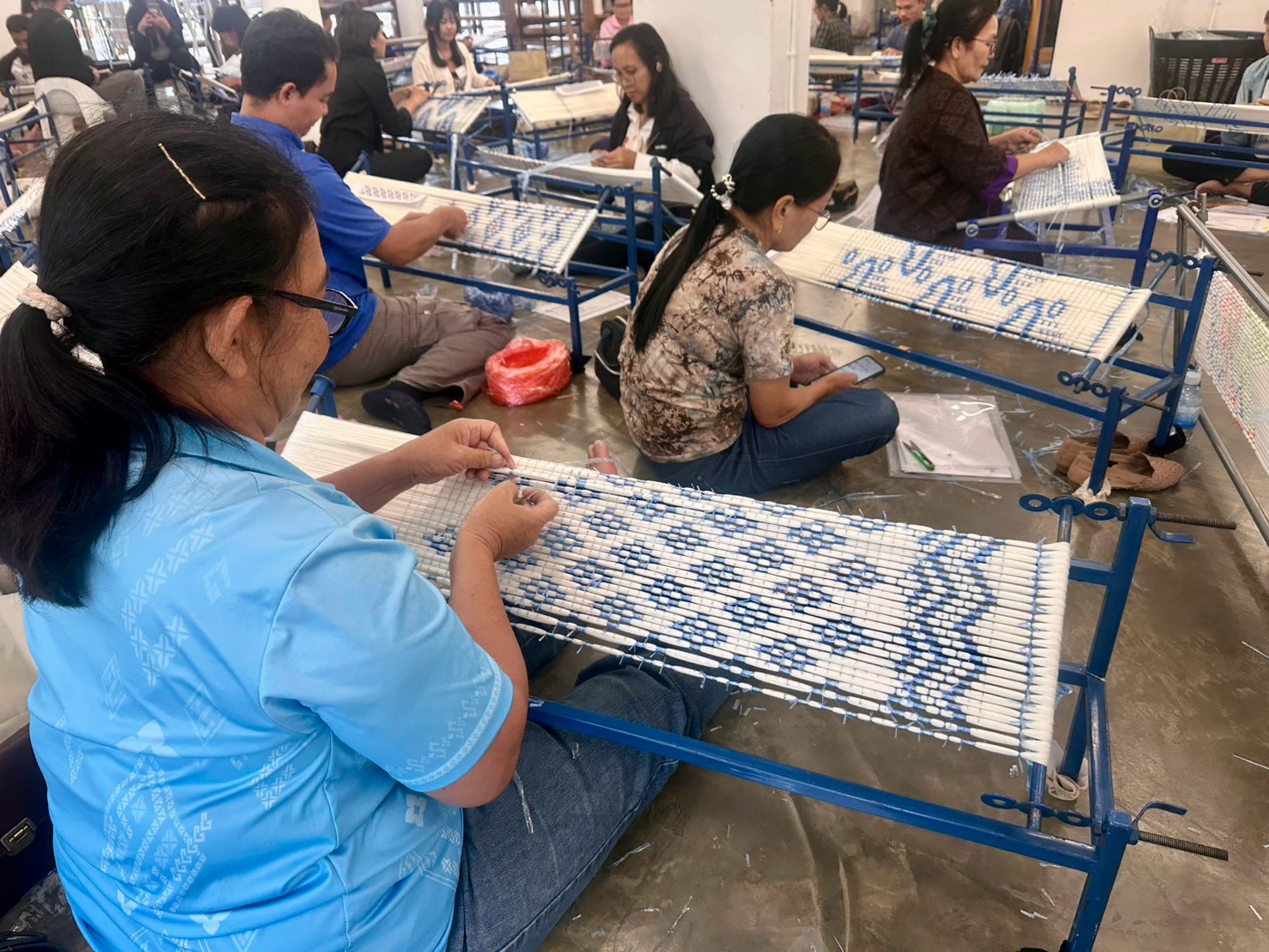 สท. เสริมศักยภาพนวัตกรชุมชนด้านสิ่งทอทุ่งกุลา พัฒนาทักษะผ้าทอมัดหมี่สู่มาตรฐานอาชีพ ระดับ 5