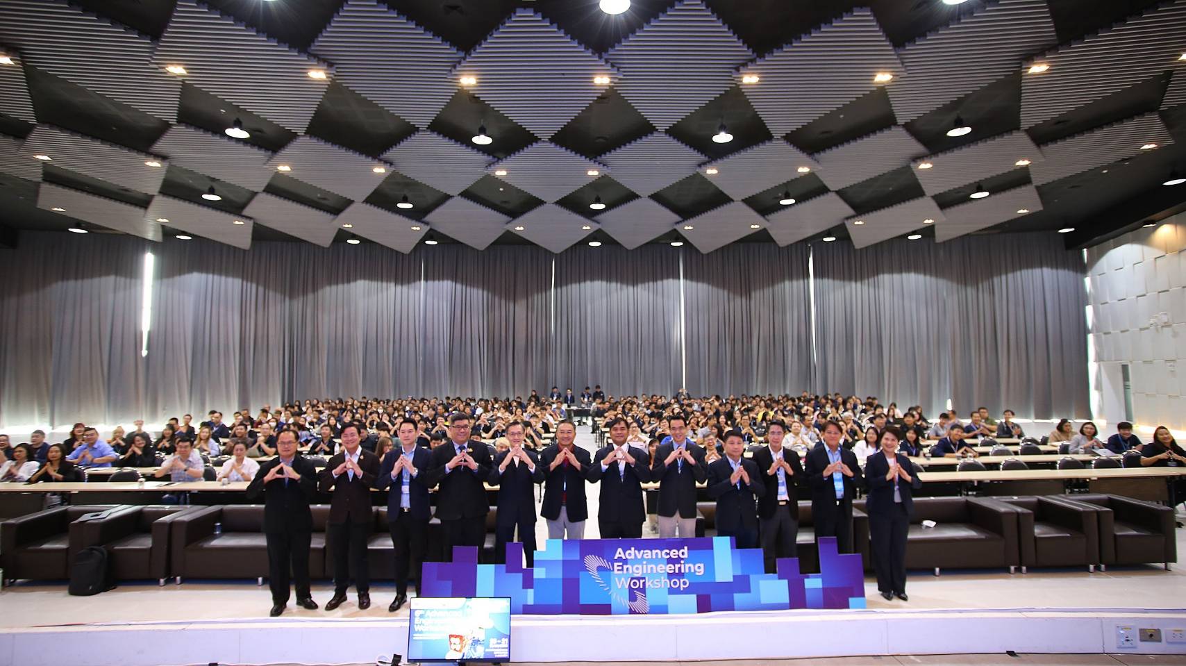 ภาพหมู่ งาน Advanced Engineering Workshop ครั้งที่ 6 ขับเคลื่อนวิศวกรรมขั้นสูงสู่อนาคตเทคโนโลยีไทย 