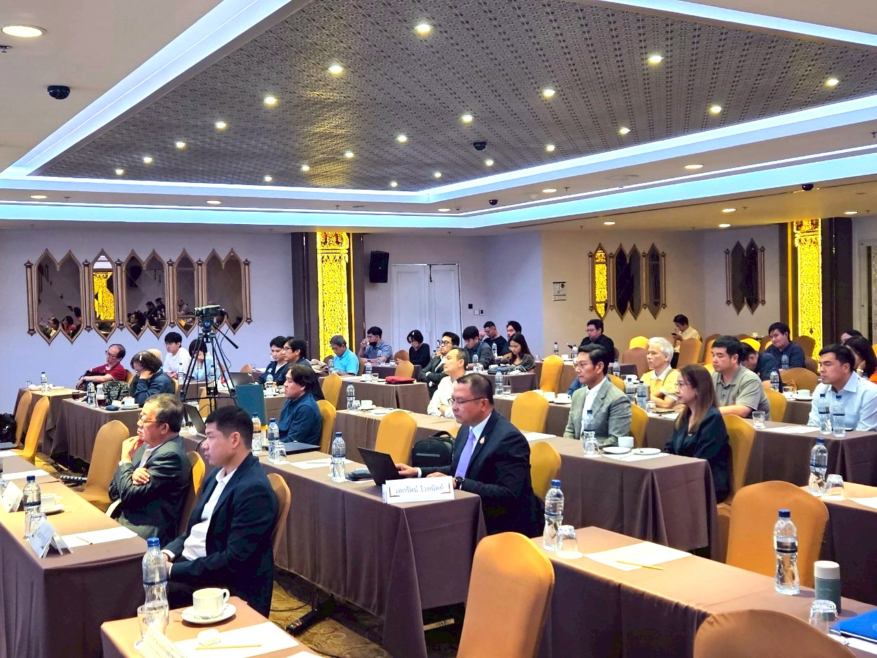 ภาพบรรยากาศผู้ร่วมงานเสวนา