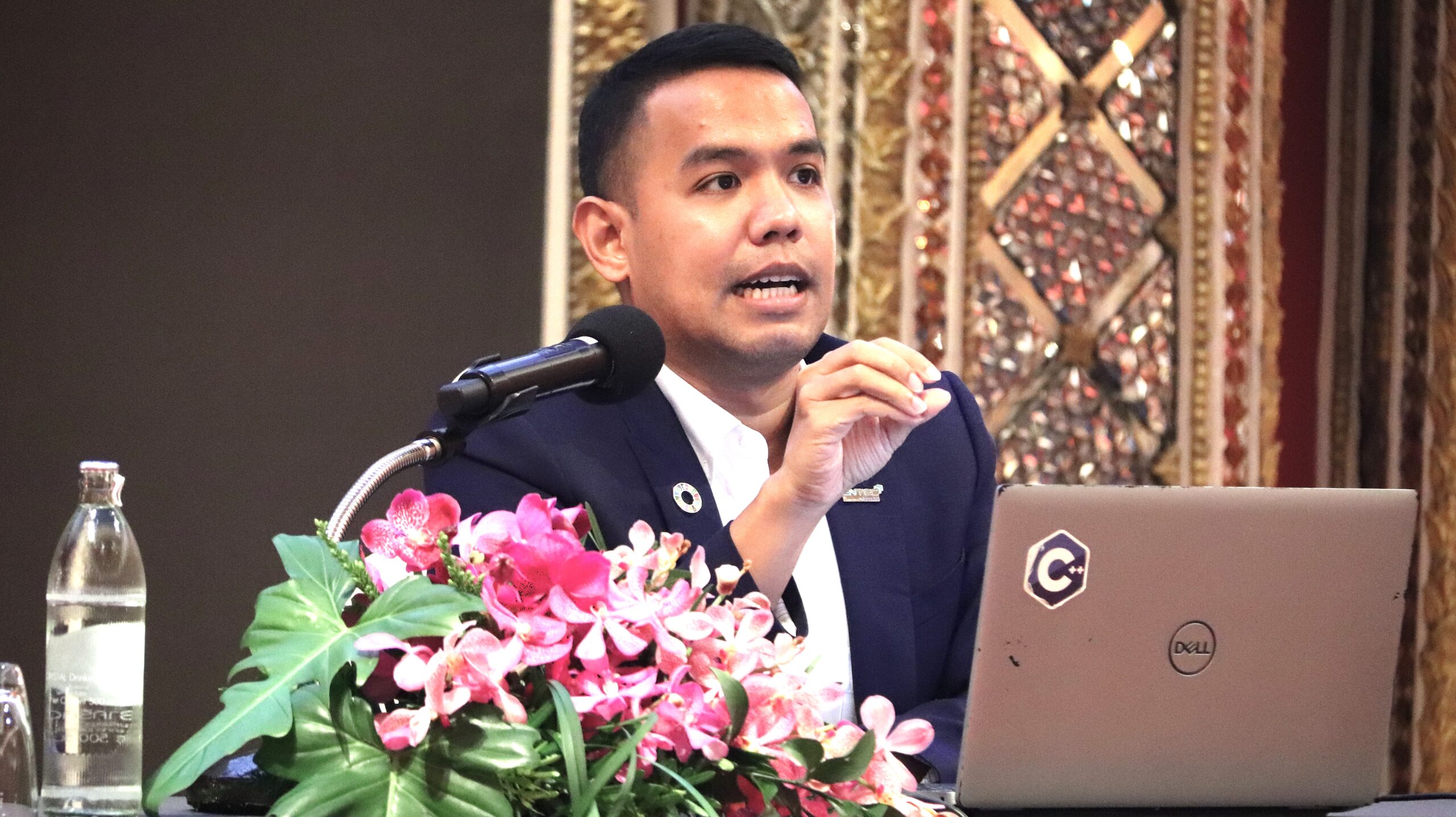 ภาพ ดร.กัมปนาท ซิลวา นักวิจัย ศูนย์เทคโนโลยีพลังงานแห่งชาติ (ENTEC)