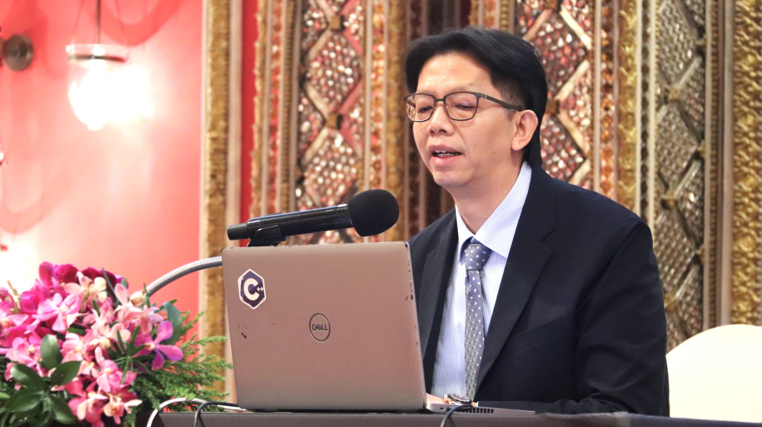 ภาพ ดร.พงศ์ศักดิ์ ครุกานันต์ Senior Vice President – Decarbonization Technology 
บริษัท โกลบอล เพาเวอร์ ซินเนอร์ยี่ จำกัด (มหาชน)