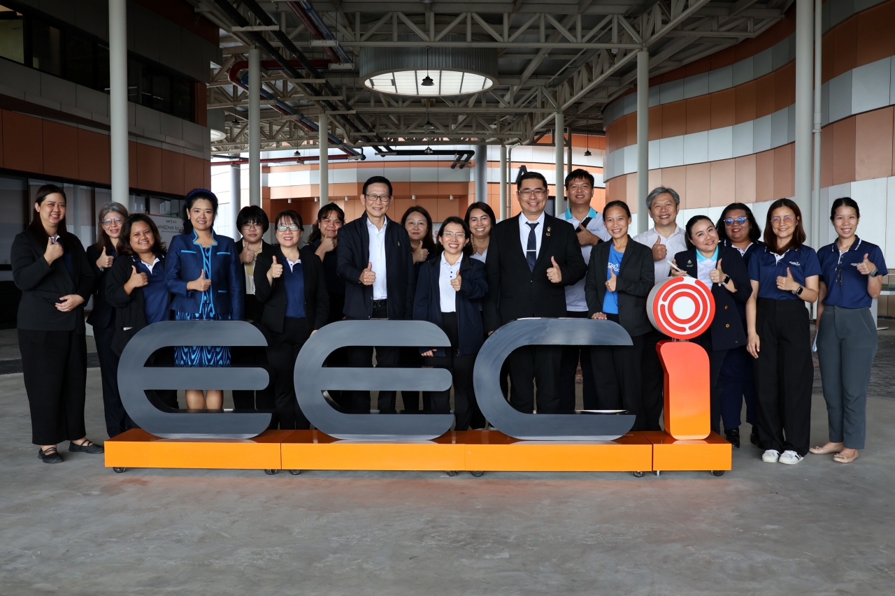 ภาพหมู่ ENTEC สวทช. ลงพื้นที่เยี่ยมชมพันธมิตรภาคอุตสาหกรรม จังหวัดระยอง ขับเคลื่อนความร่วมมือพัฒนาเทคโนโลยีพลังงานสะอาดและวัสดุขั้นสูง