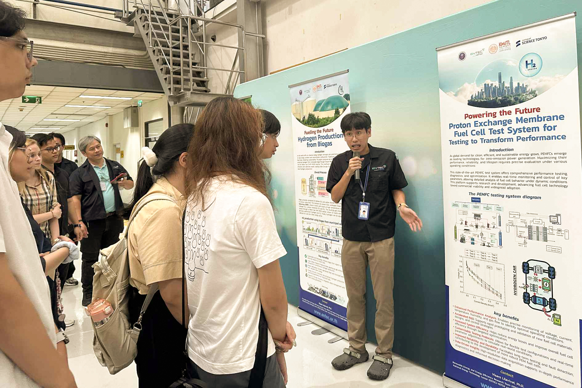 ภาพนักศึกษา TAIST-Science Tokyo เข้ารับฟังการบรรยายจากนักวิจัยศูนย์ ENTEC 