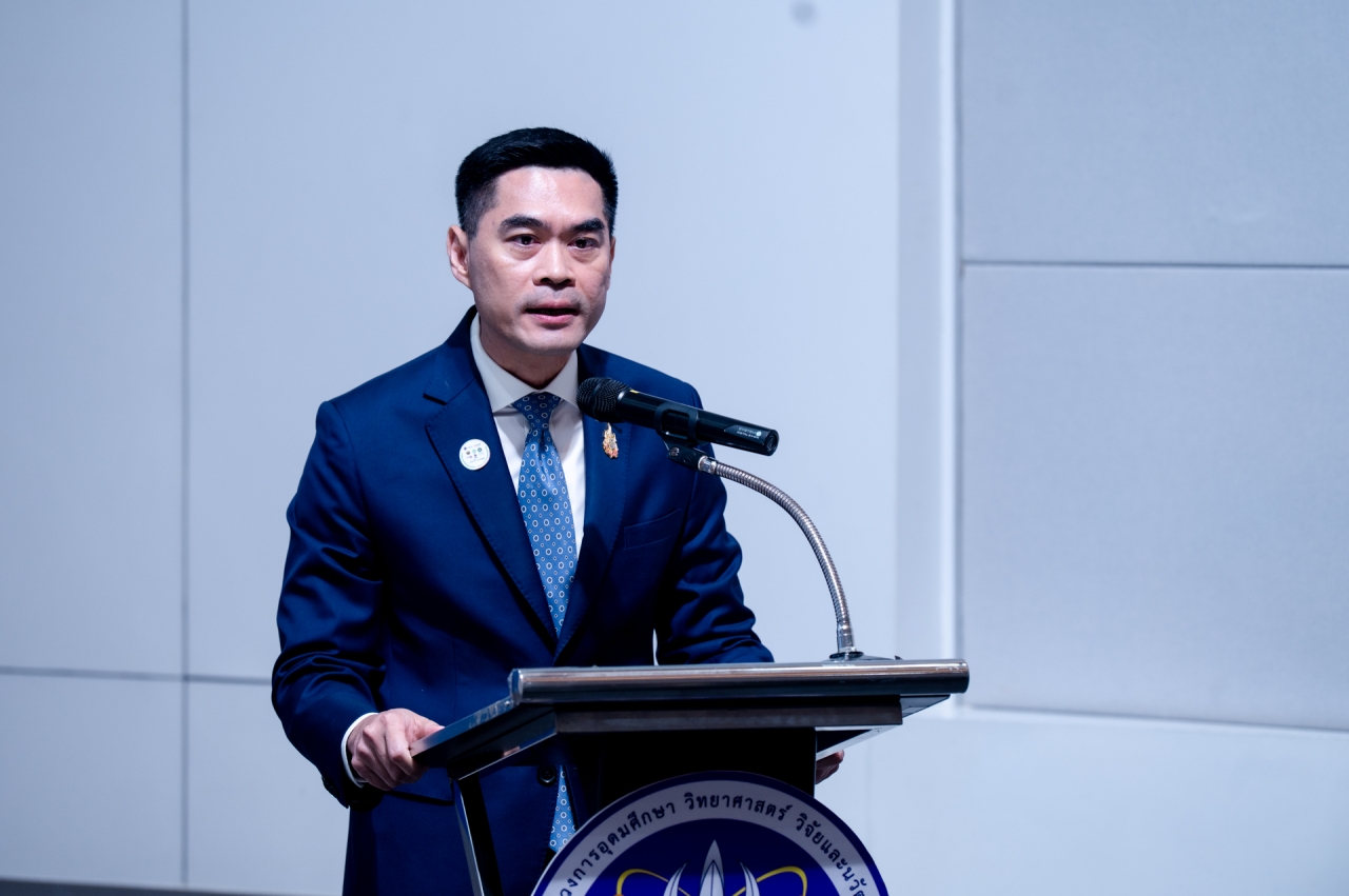 ภาพดร.พิรุณ สัยยะสิทธิ์พานิช อธิบดีกรมการเปลี่ยนแปลงสภาพภูมิอากาศและสิ่งแวดล้อม (สส.) 