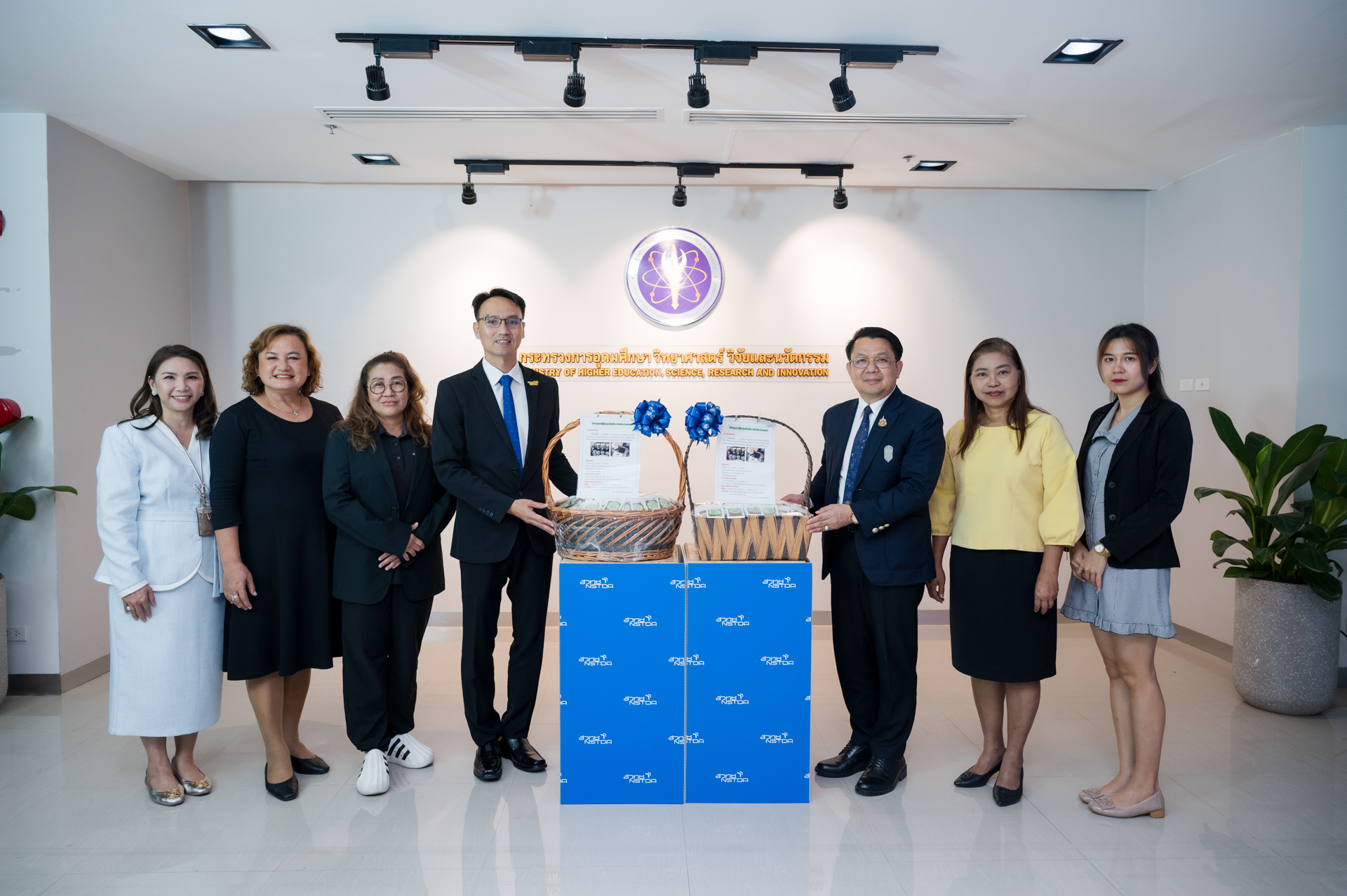 ภาพข่าวสวทช. ส่งมอบ “ไข่ผำพรีเมียม” หนุนภารกิจชายแดนไทย–กัมพูชา