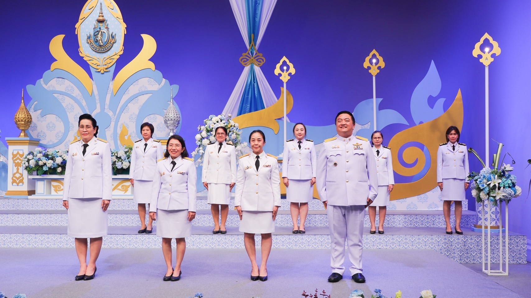 ภาพคณะผู้บริหารถวายพระพรชัยมงคล สมเด็จพระนางเจ้าสิริกิติ์ พระบรมราชินีนาถ พระบรมราชชนนีพันปีหลวง 
