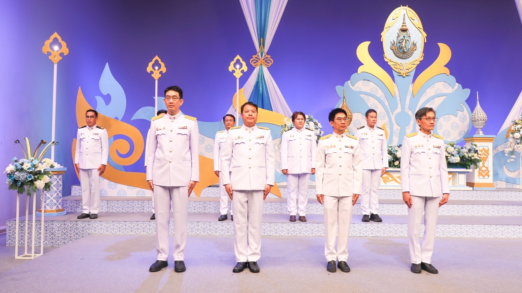 ภาพคณะผู้บริหารถวายพระพรชัยมงคล สมเด็จพระนางเจ้าสิริกิติ์ พระบรมราชินีนาถ พระบรมราชชนนีพันปีหลวง 