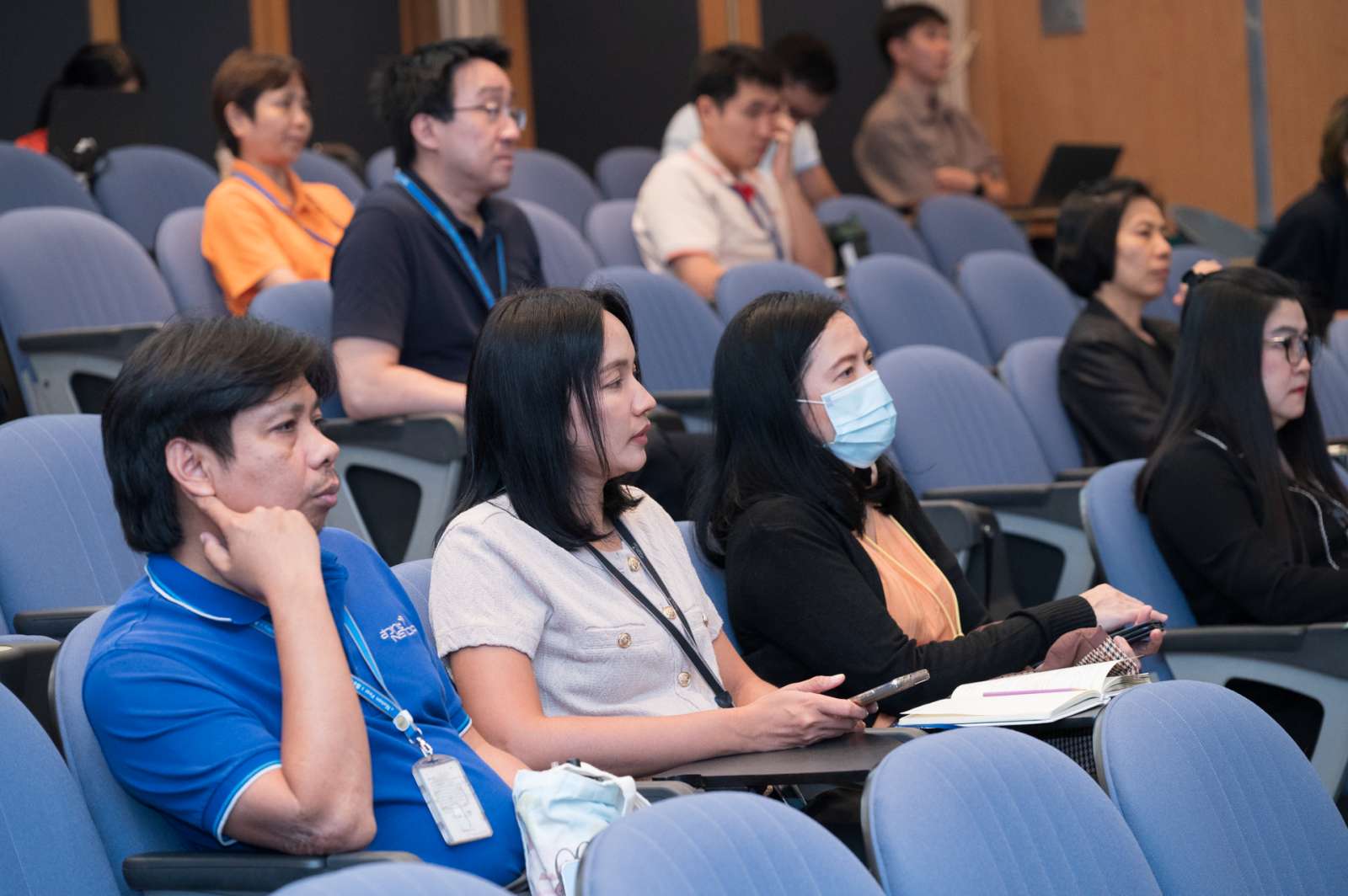 ภาพบรรยากาศผู้ร่วมงาน
