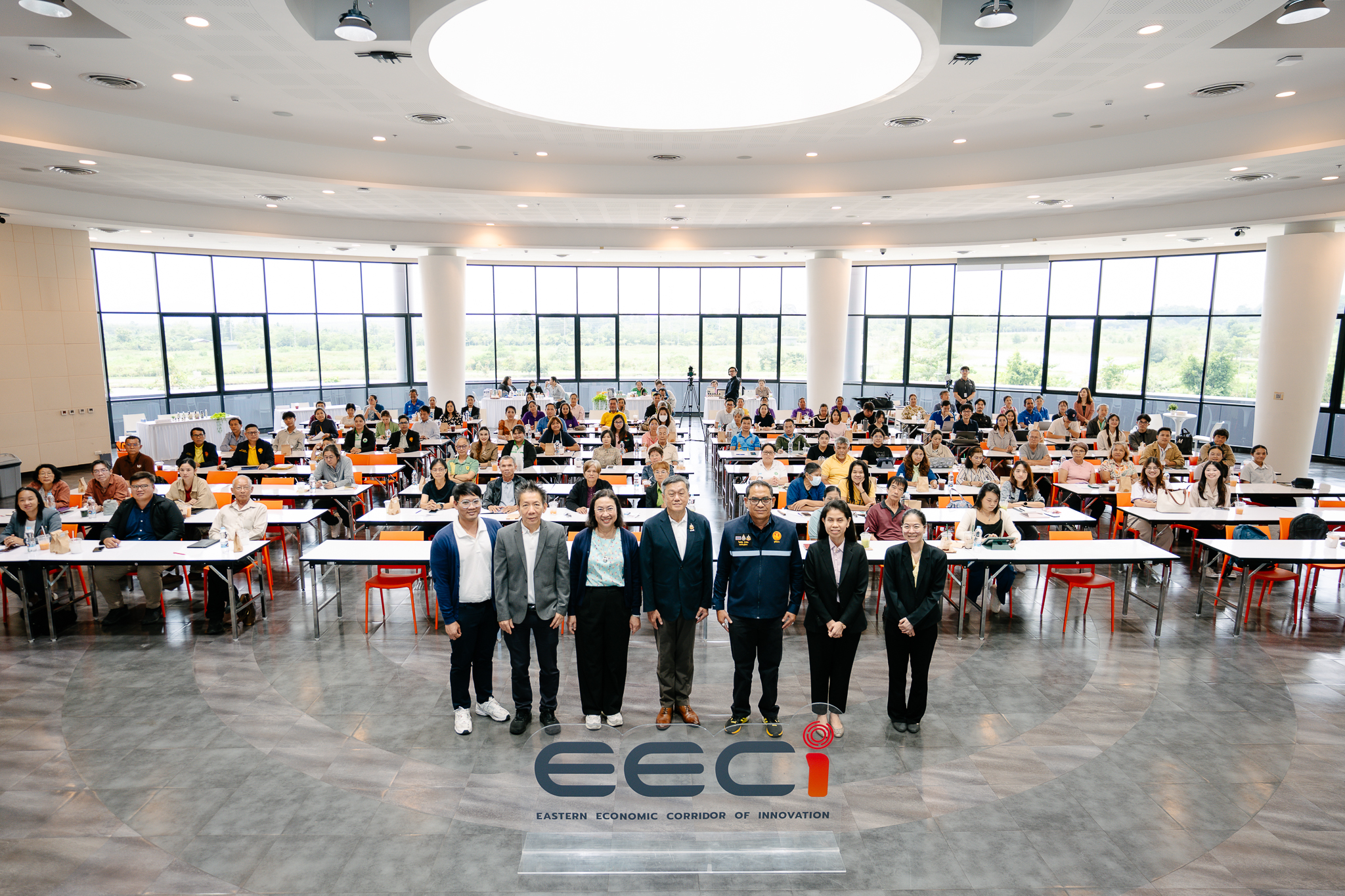 ภาพหมู่สวทช. โดย นาโนเทค และ EECi จัดเวิร์คชอปด้านสารสกัดสมุนไพรและพืชท้องถิ่น 
หนุนอุตสาหกรรมผลิตภัณฑ์สมุนไพรเพิ่มมูลค่า