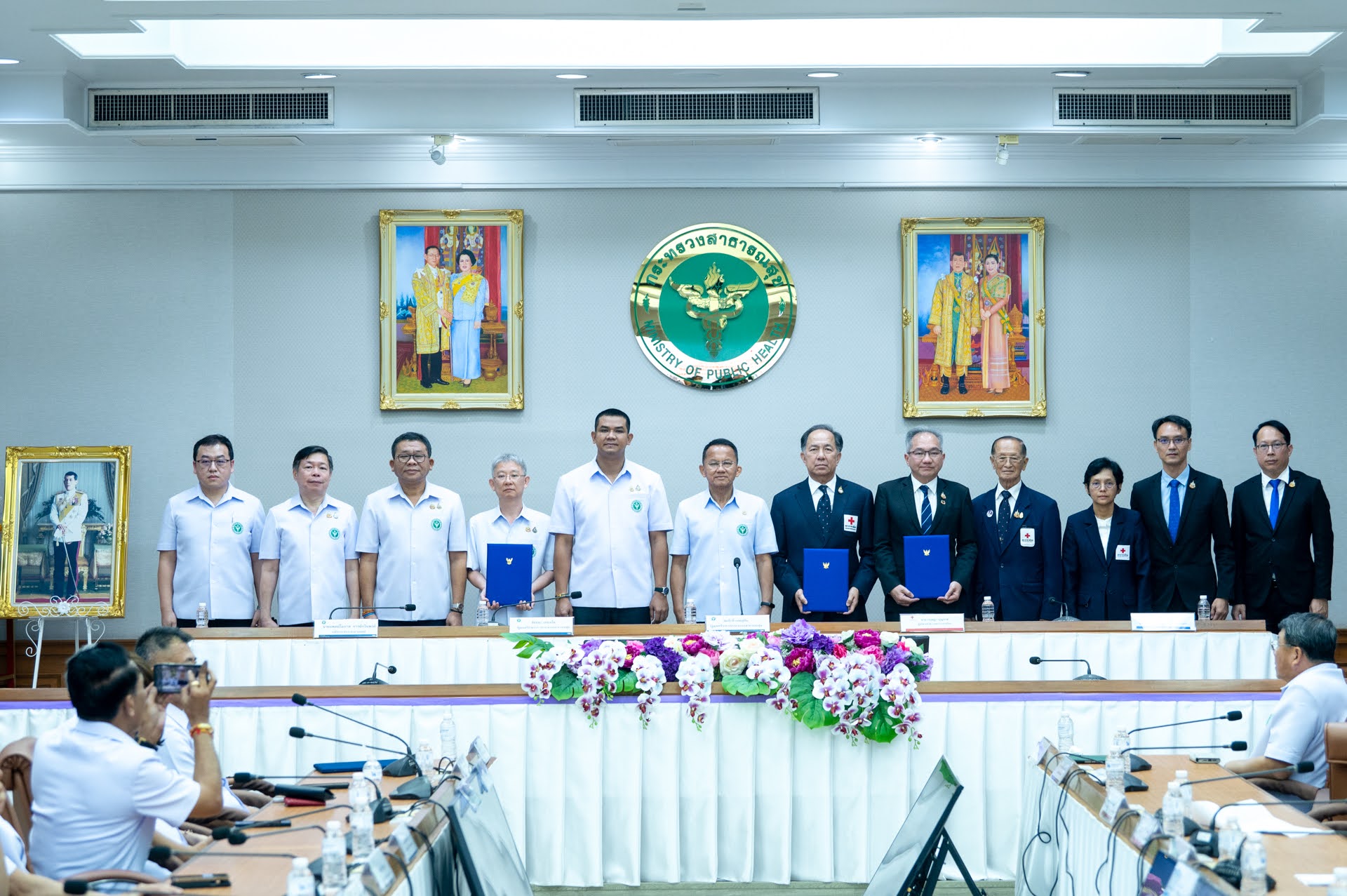 ภาพหมู่พิธีลงนามความร่วมมือ