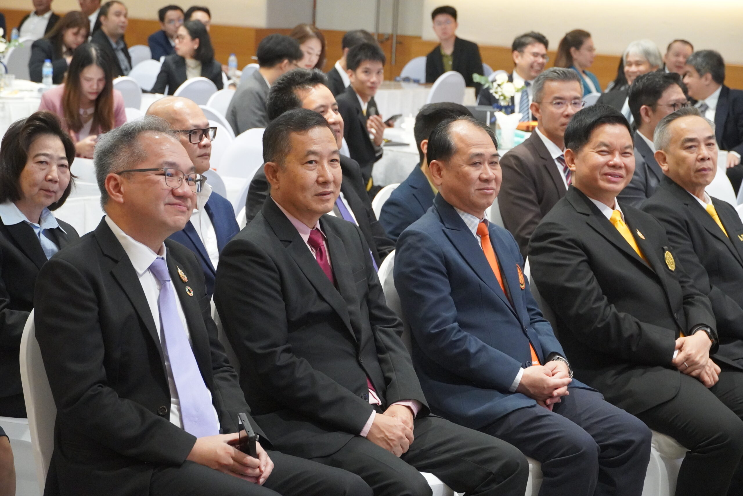 ภาพผู้บริหารร่วมงาน