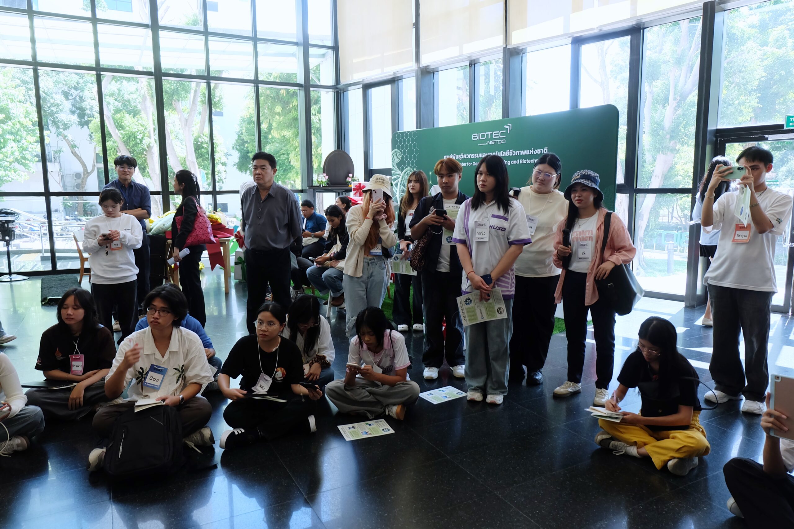ภาพการบรรยายและเวิร์กชอปเพื่อเสริมทักษะการสื่อสารวิทยาศาสตร์