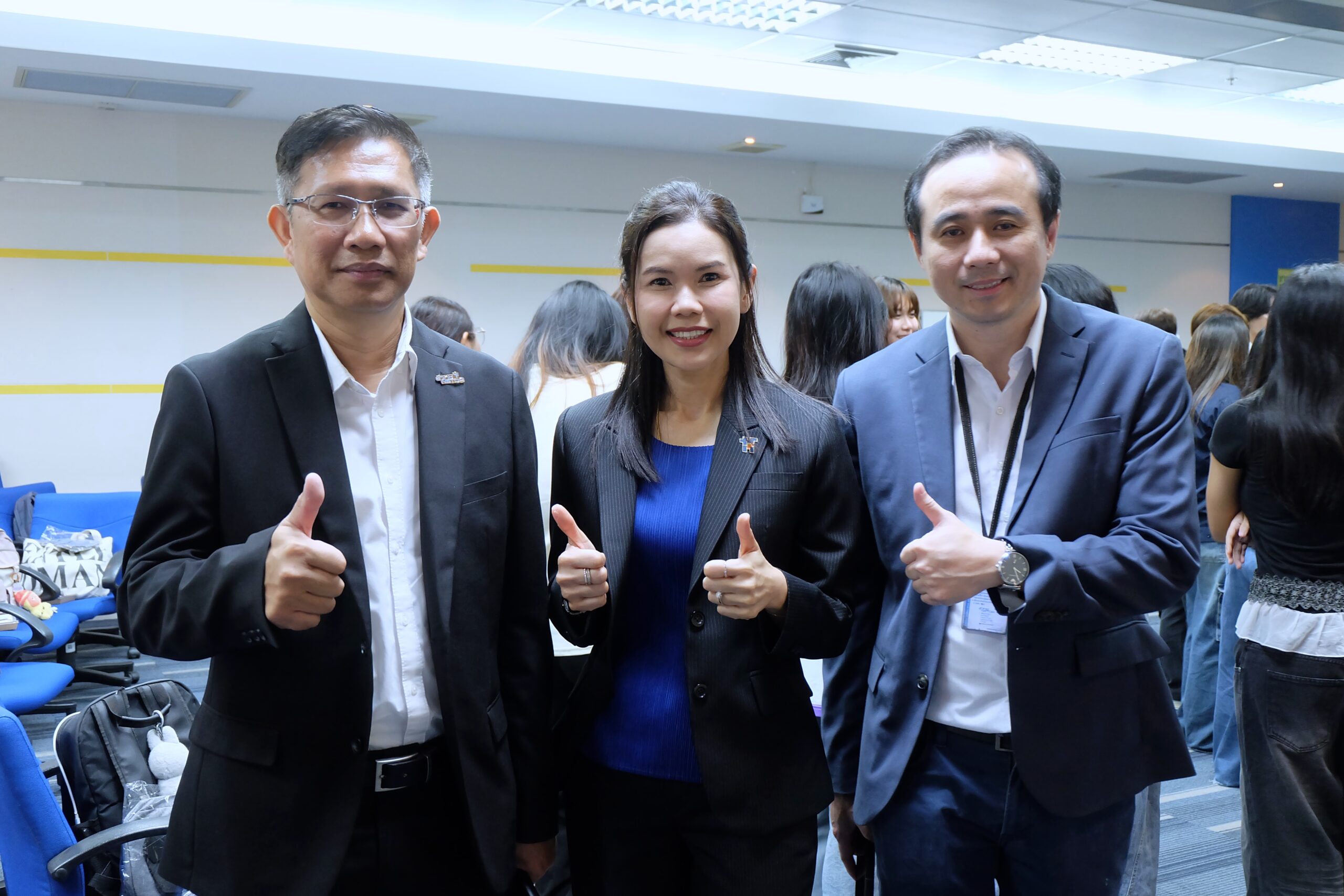 ภาพการบรรยายและเวิร์กชอปเพื่อเสริมทักษะการสื่อสารวิทยาศาสตร์