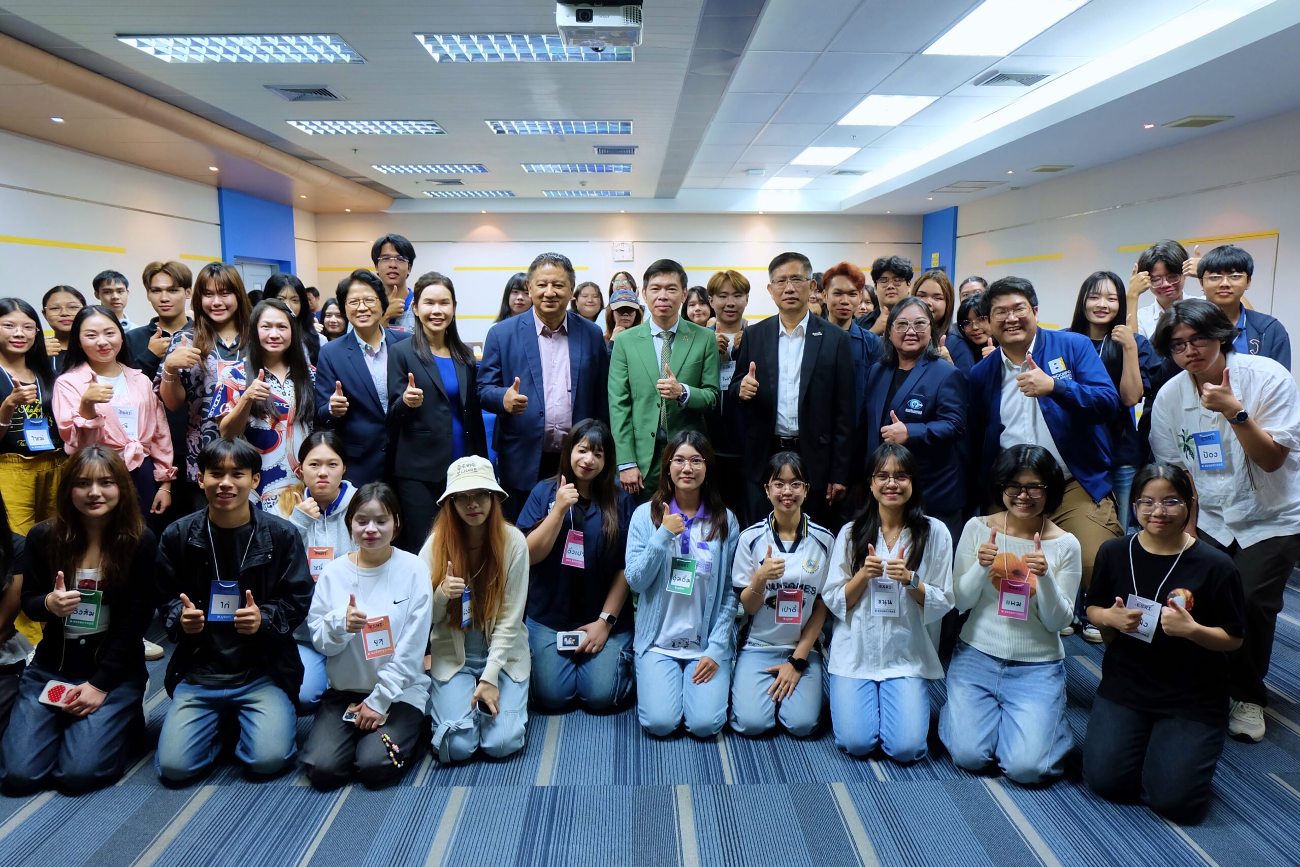 ภาพการบรรยายและเวิร์กชอปเพื่อเสริมทักษะการสื่อสารวิทยาศาสตร์