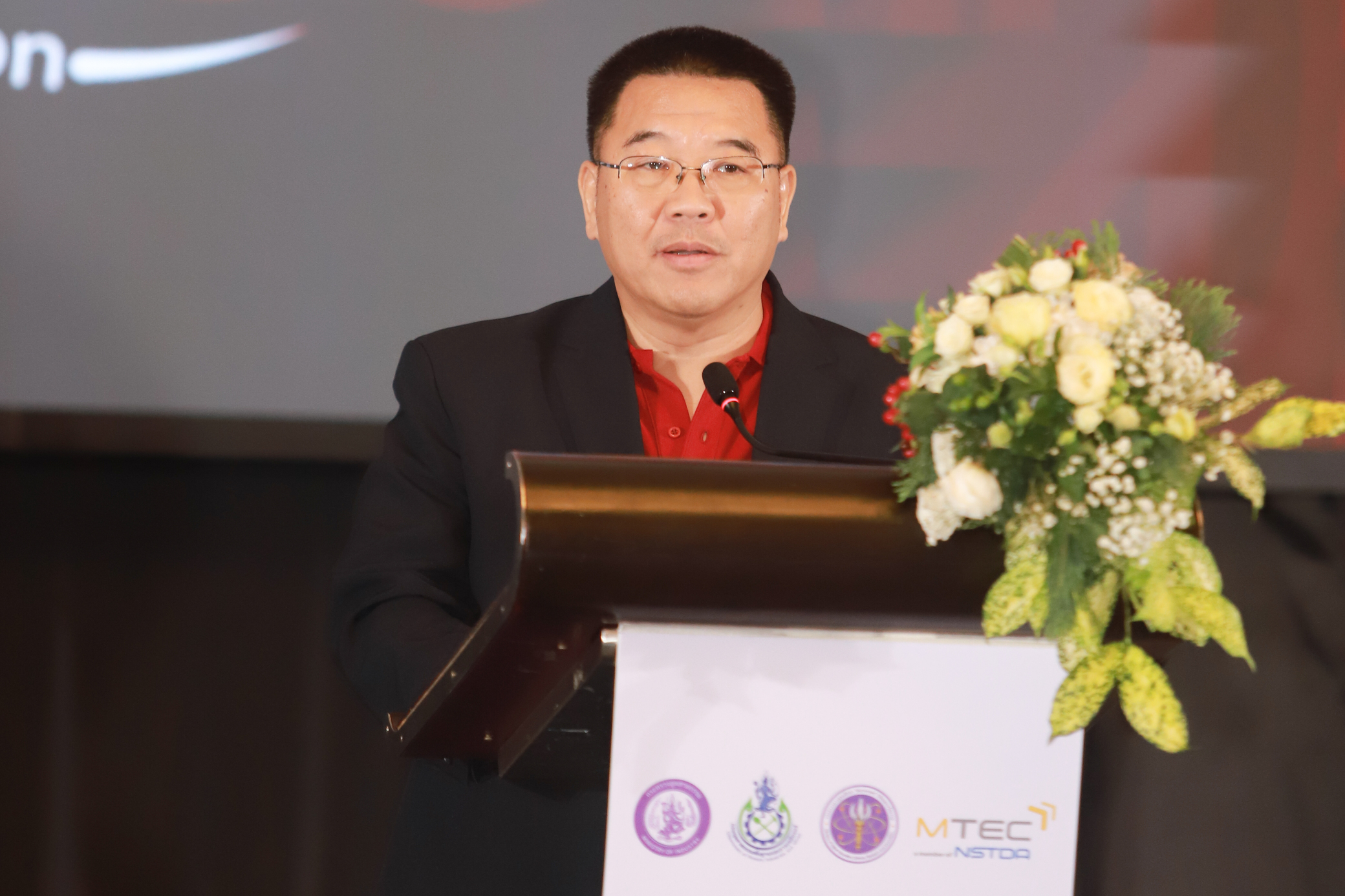 ภาพรศ. ดร.เติมศักดิ์ ศรีคิรินทร์ ผู้อำนวยการเอ็มเทค สวทช. 