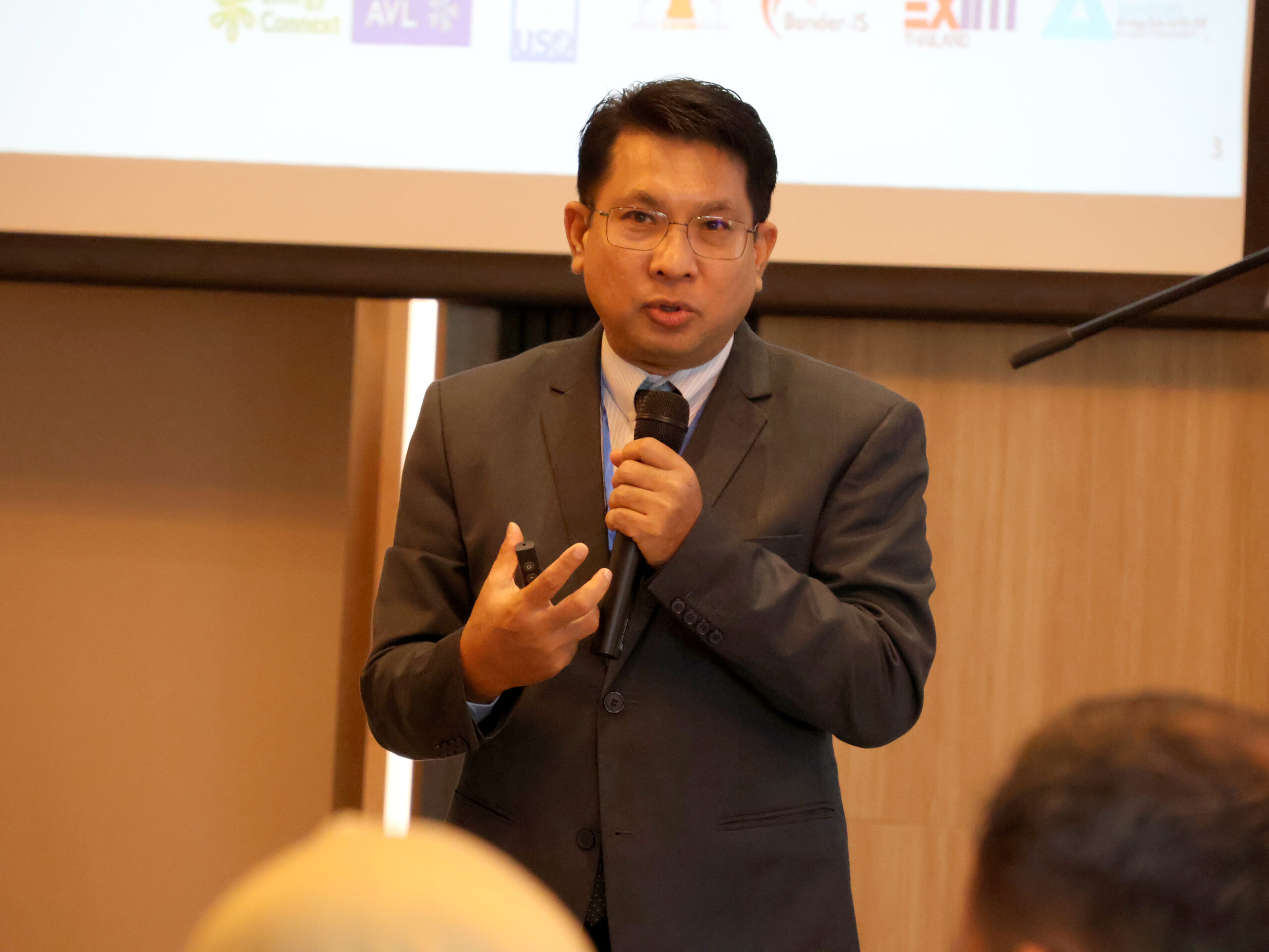 ภาพการประชุมและการบรรยายพิเศษในหัวข้อสำคัญจากผู้เชี่ยวชาญชั้นนำจากหลายประเทศ 
