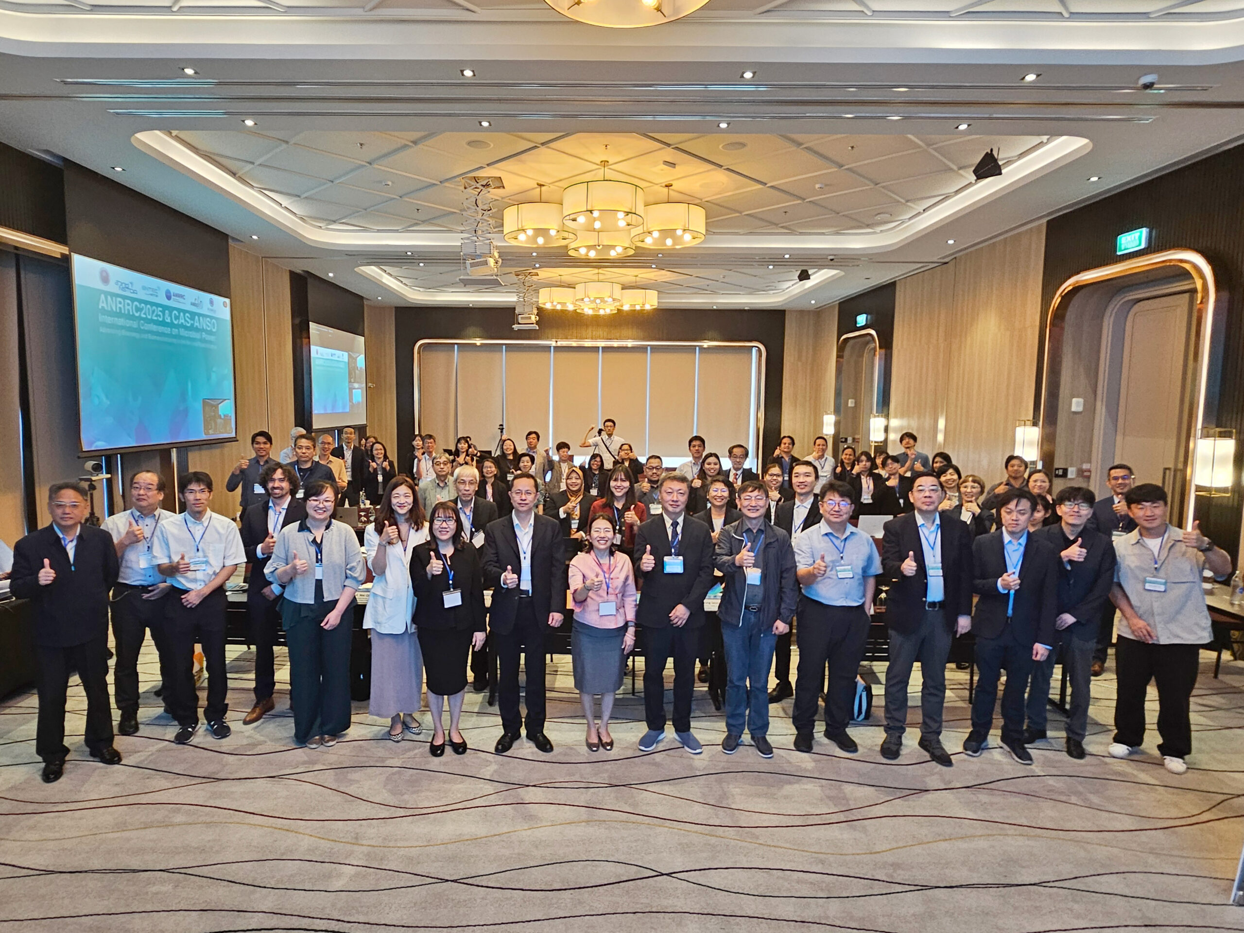 ภาพหมู่ ENTEC สวทช. จับมือพันธมิตร จีน–เกาหลี เปิดเวที Microbial Power ร่วมกับ ANRRC 2025 ดึงนักวิทย์แลกเปลี่ยนองค์ความรู้ด้านพลังงานชีวภาพ