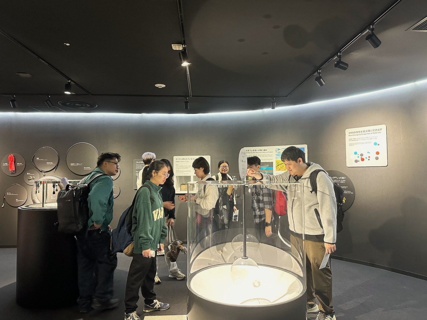 ภาพผู้บริหาร สวทช. เยี่ยมชม Bridge Stone ญี่ปุ่น