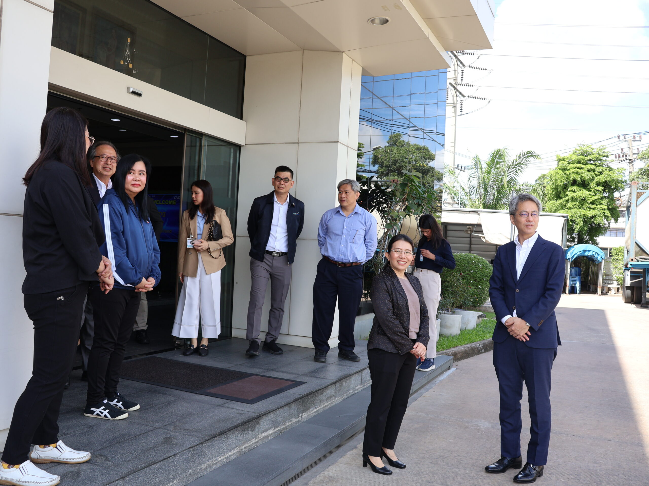 ภาพผู้บริหาร ENTEC สวทช. และผู้แทน NEDO ร่วมเปิดโครงการใช้เชื้อเพลิงชีวภาพ H-FAME ในภาคอุตสาหกรรมไทย