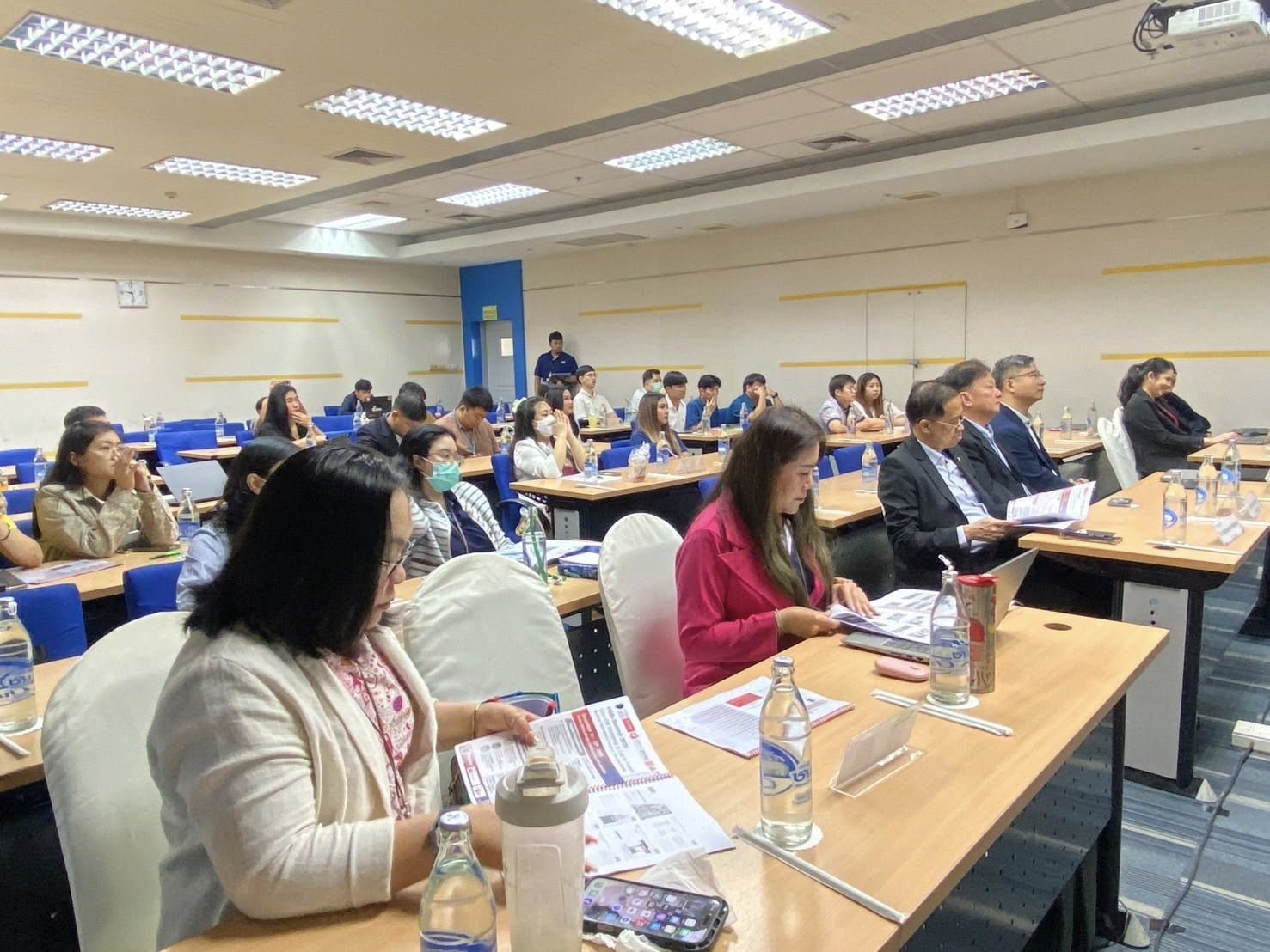 ภาพผู้เข้าร่วมสัมมนา ESEM Workshop ที่อุทยานวิทยาศาสตร์ประเทศไทย
