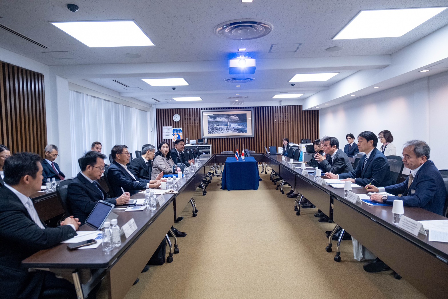 ภาพการประชุมหารือ