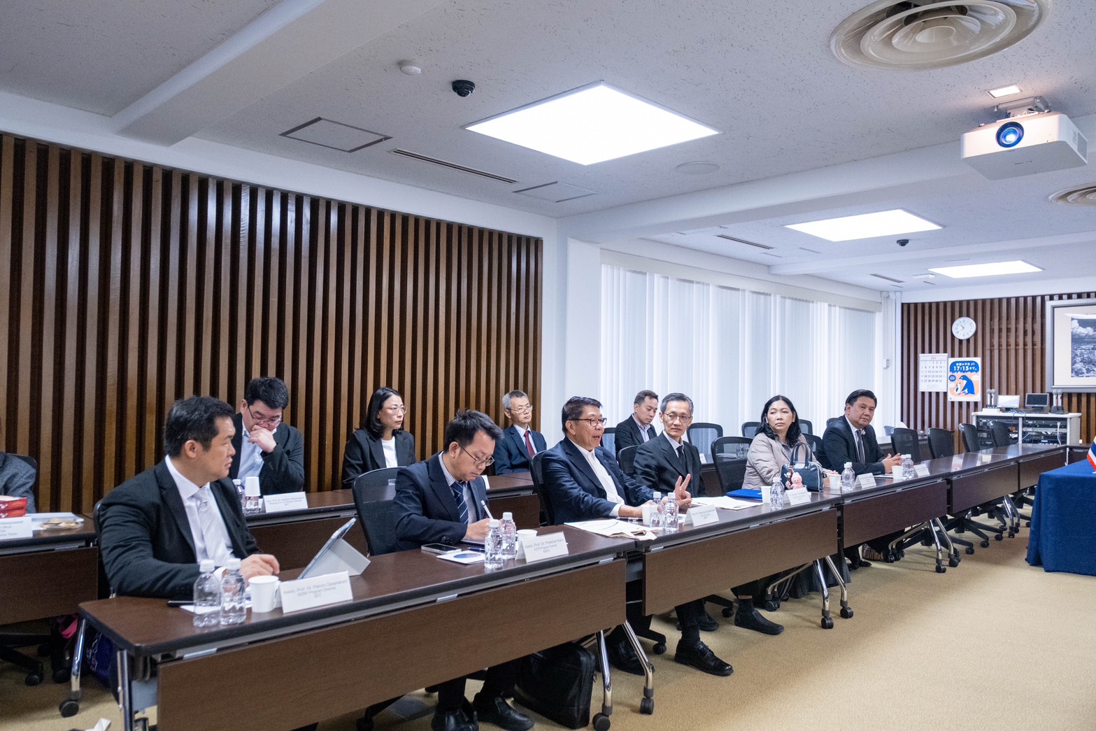 ภาพการประชุมหารือ