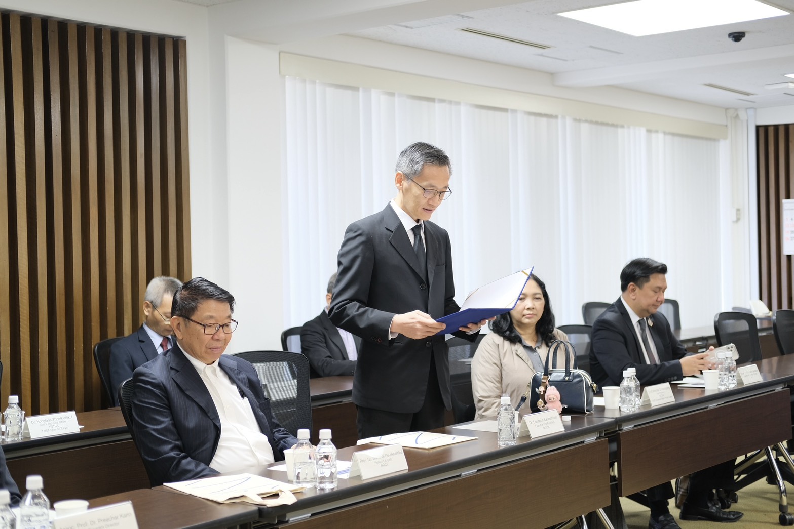 ภาพการประชุมหารือ