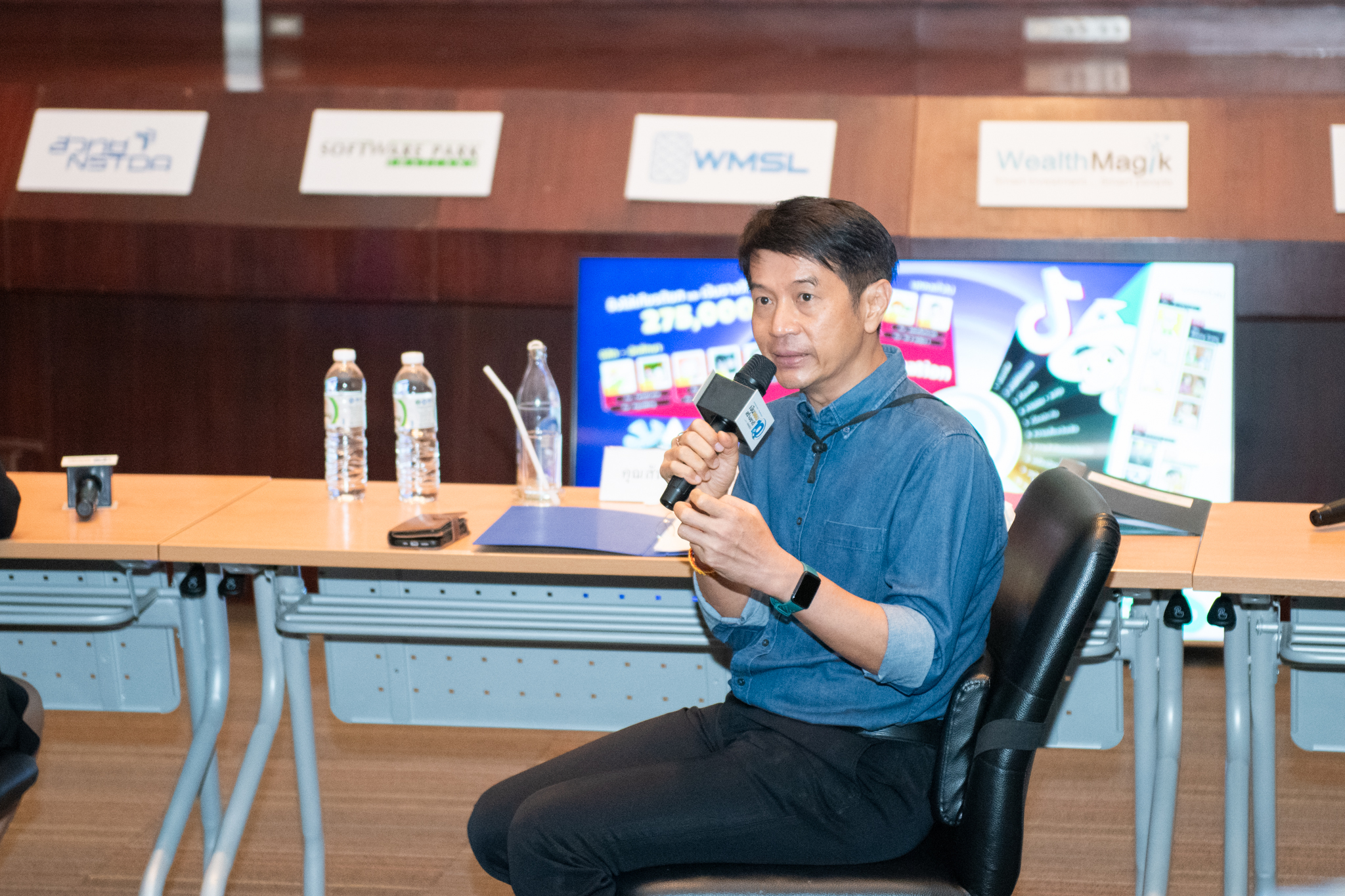 ภาพกรรมการตัดสินโครงการ