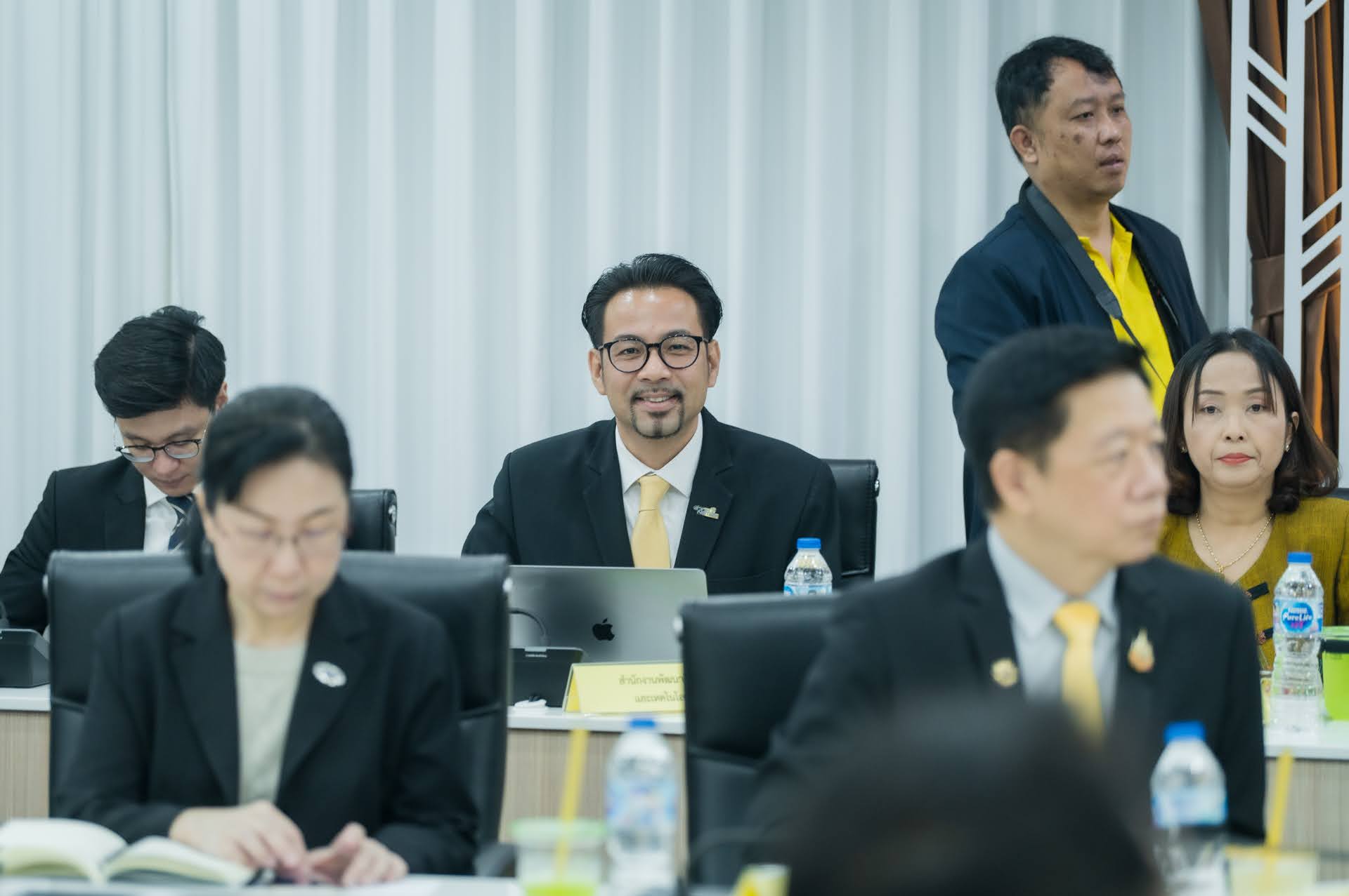ภาพ ดร.วรวรงค์ รักเรืองเดช