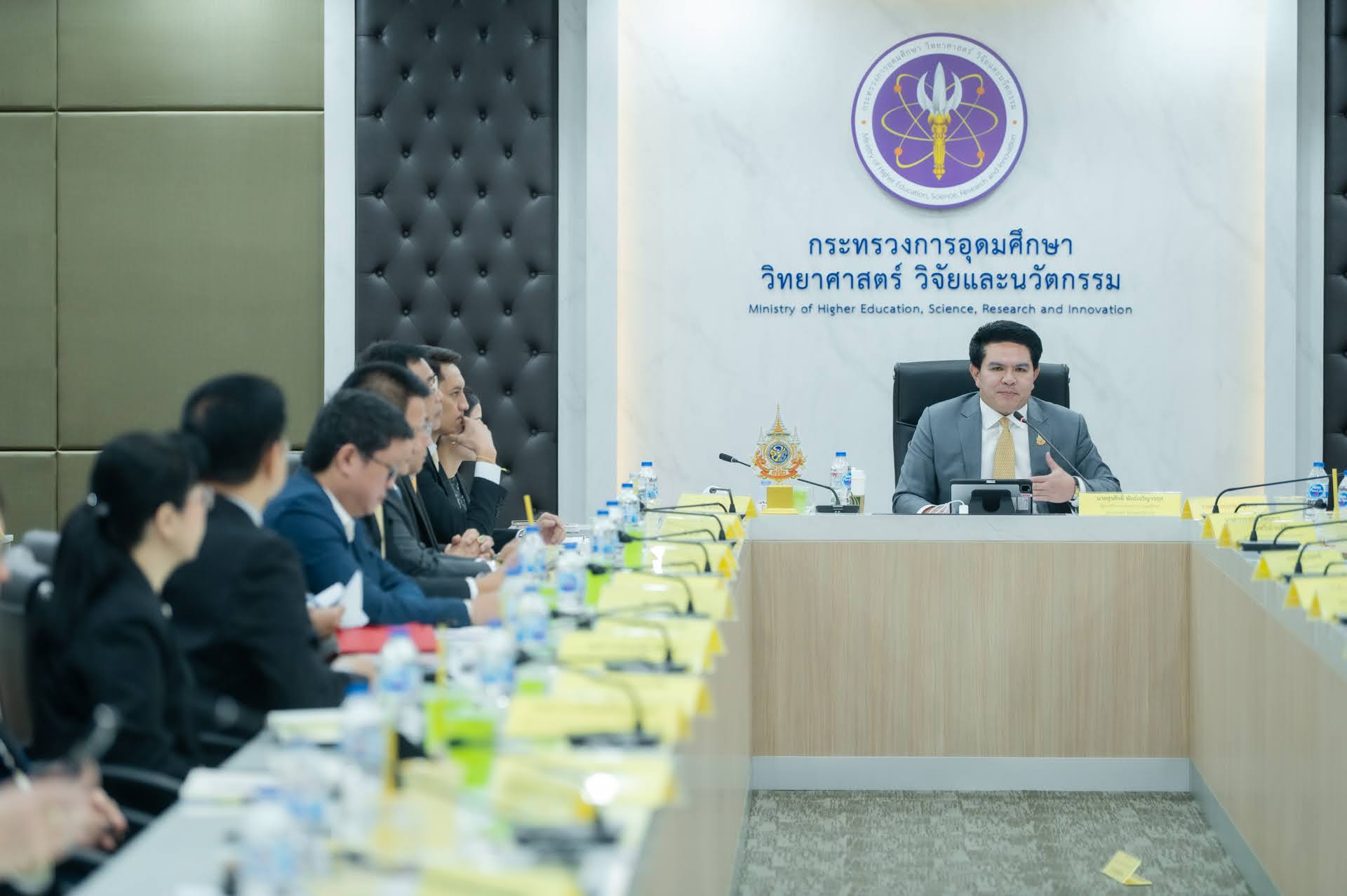 ภาพสุรศักดิ์ พันธ์เจริญวรกุล