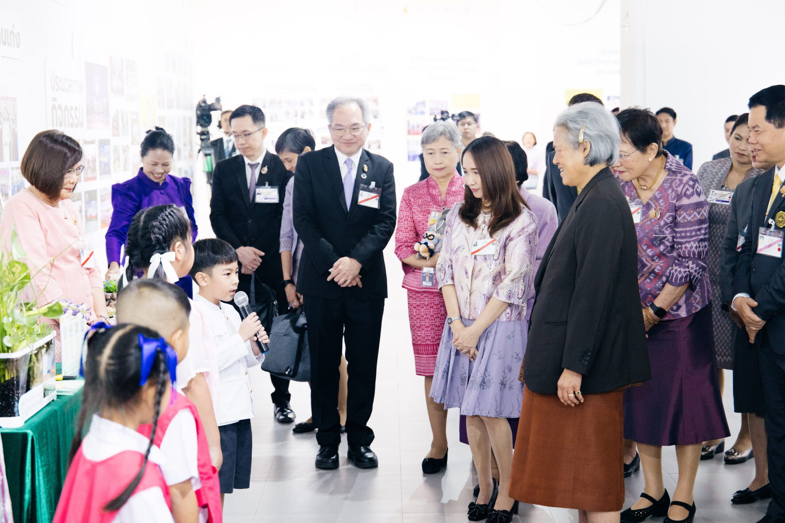 ภาพสมเด็จพระกนิษฐาธิราชเจ้าฯ เสด็จเปิดงานประชุมวิชาการ “บ้านนักวิทยาศาสตร์น้อย ประเทศไทย ครบรอบ 15 ปี สู่การศึกษาเพื่อการพัฒนาอย่างยั่งยืน (ESD)” ณ มหาวิทยาลัยศรีนครินทรวิโรฒ