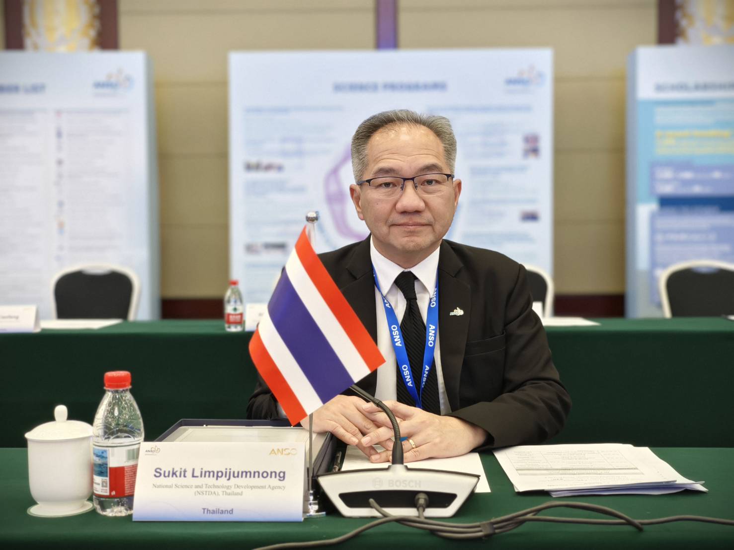 ภาพ ศาสตราจารย์ ดร.ชูกิจ ผู้อำนวยการ สวทช.