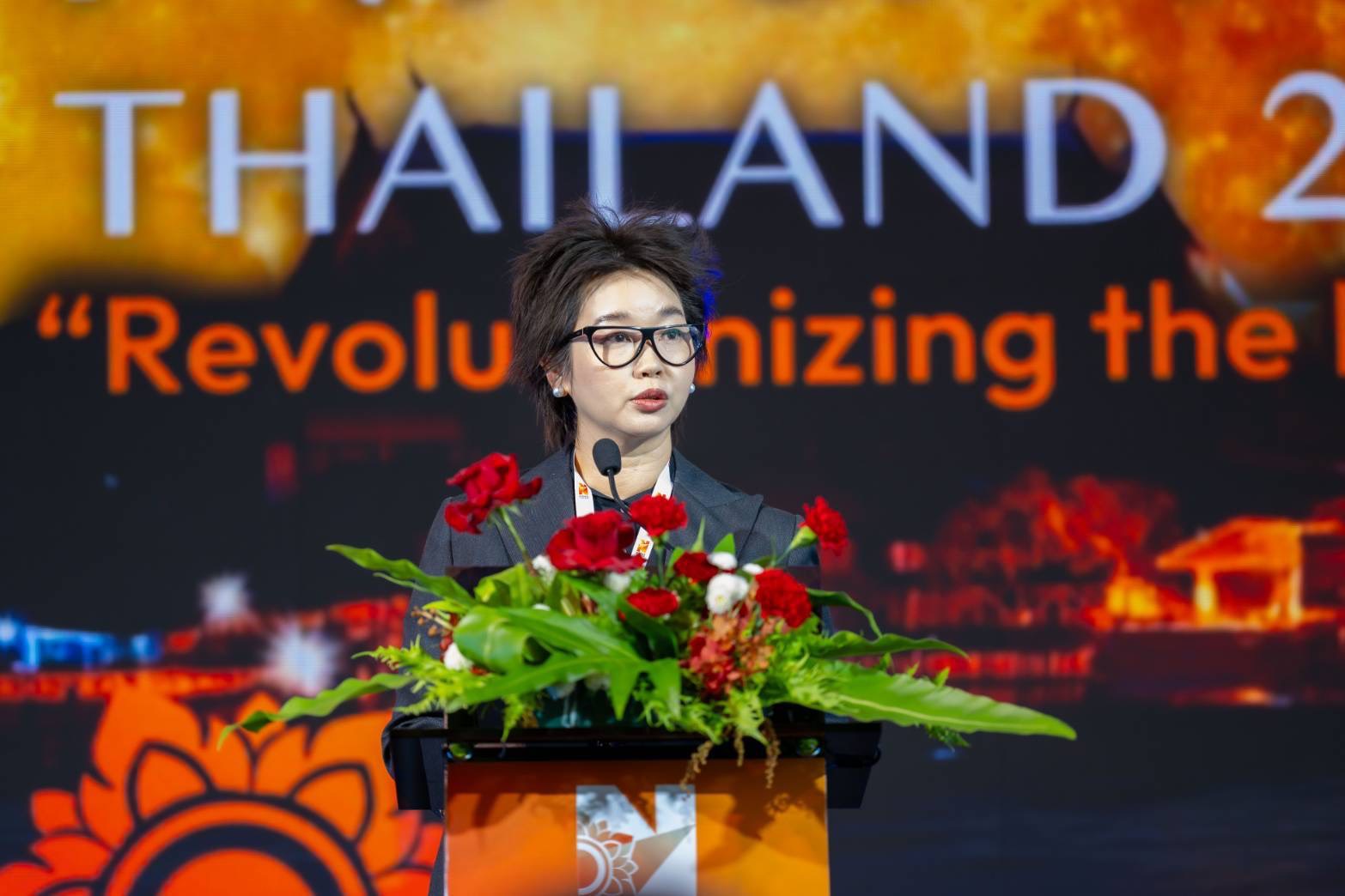 ดร. ภญ. อุรชา รักษ์ตานนท์ชัย ผู้อำนวยการนาโนเทค สวทช. และประธานคณะทำงานอำนวยการจัดงานฯ