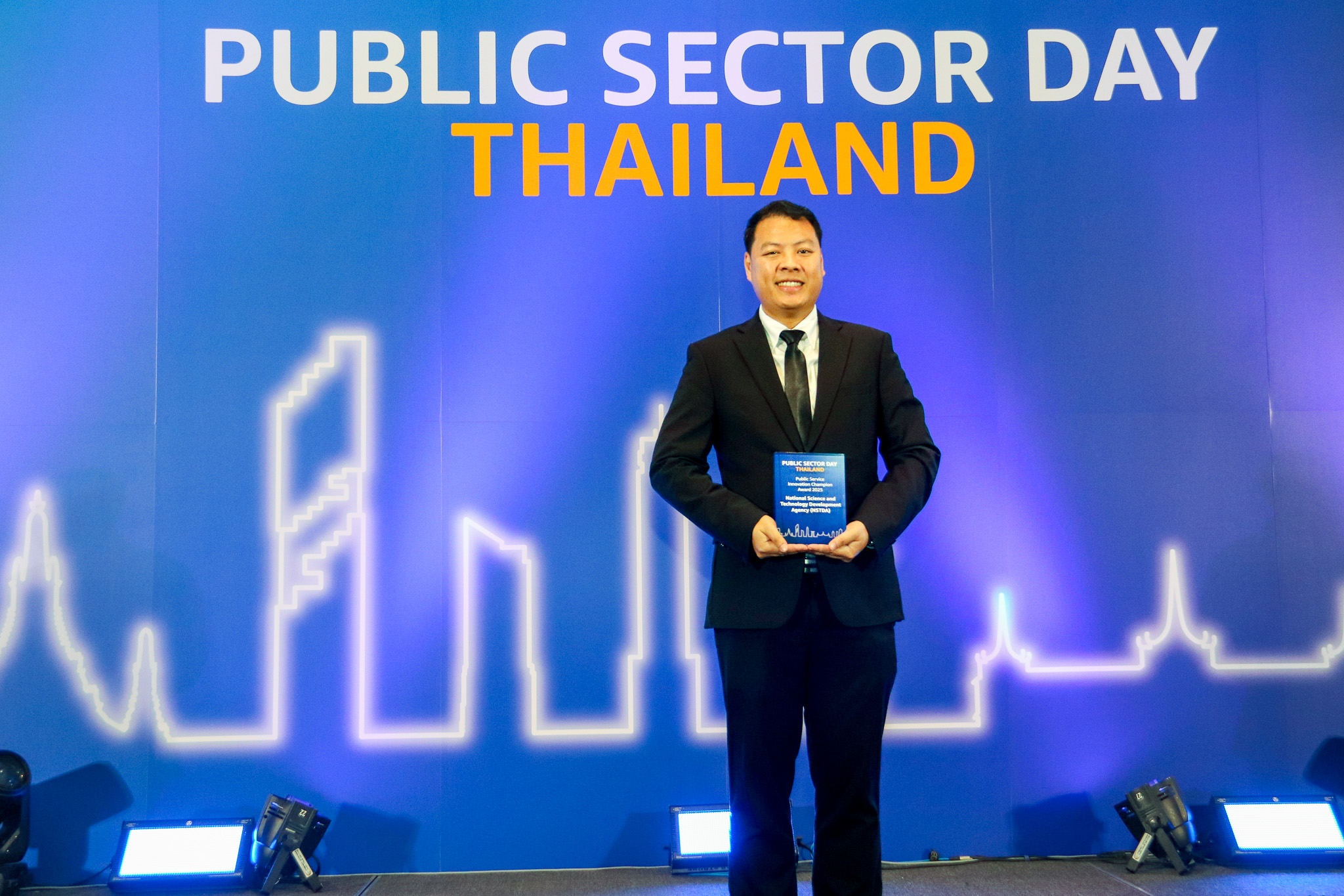 ภาพ ดร.มนัสชัย คุณาเศรษฐ