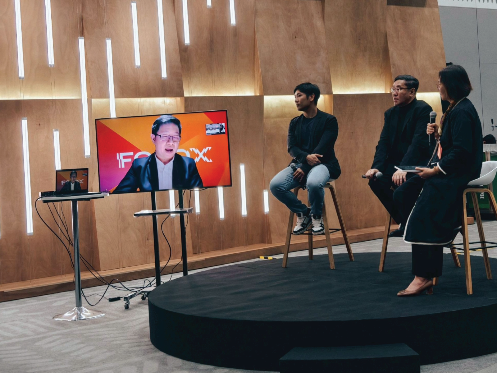 ภาพเสวนาในงาน FoodX