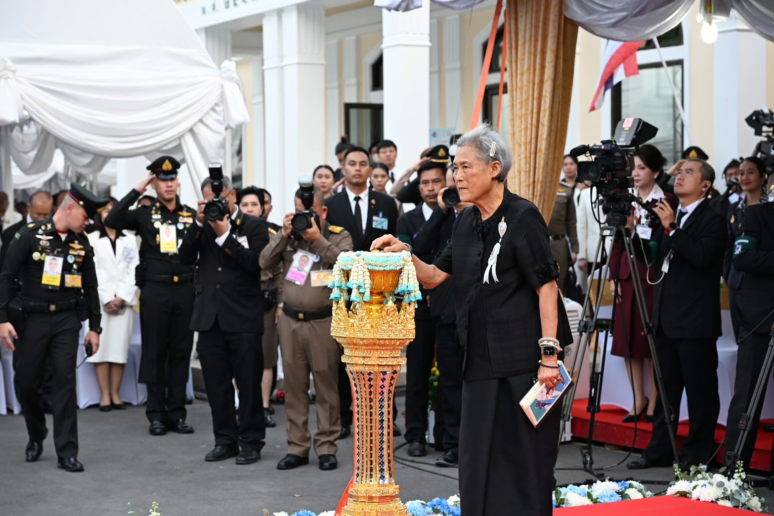 ภาพสมเด็จพระกนิษฐาธิราชเจ้า กรมสมเด็จพระเทพรัตนราชสุดา ฯ สยามบรมราชกุมารี เสด็จพระราชดำเนินเป็นการส่วนพระองค์ ไปทรงเปิดงานกาชาด ประจำปี 2568
