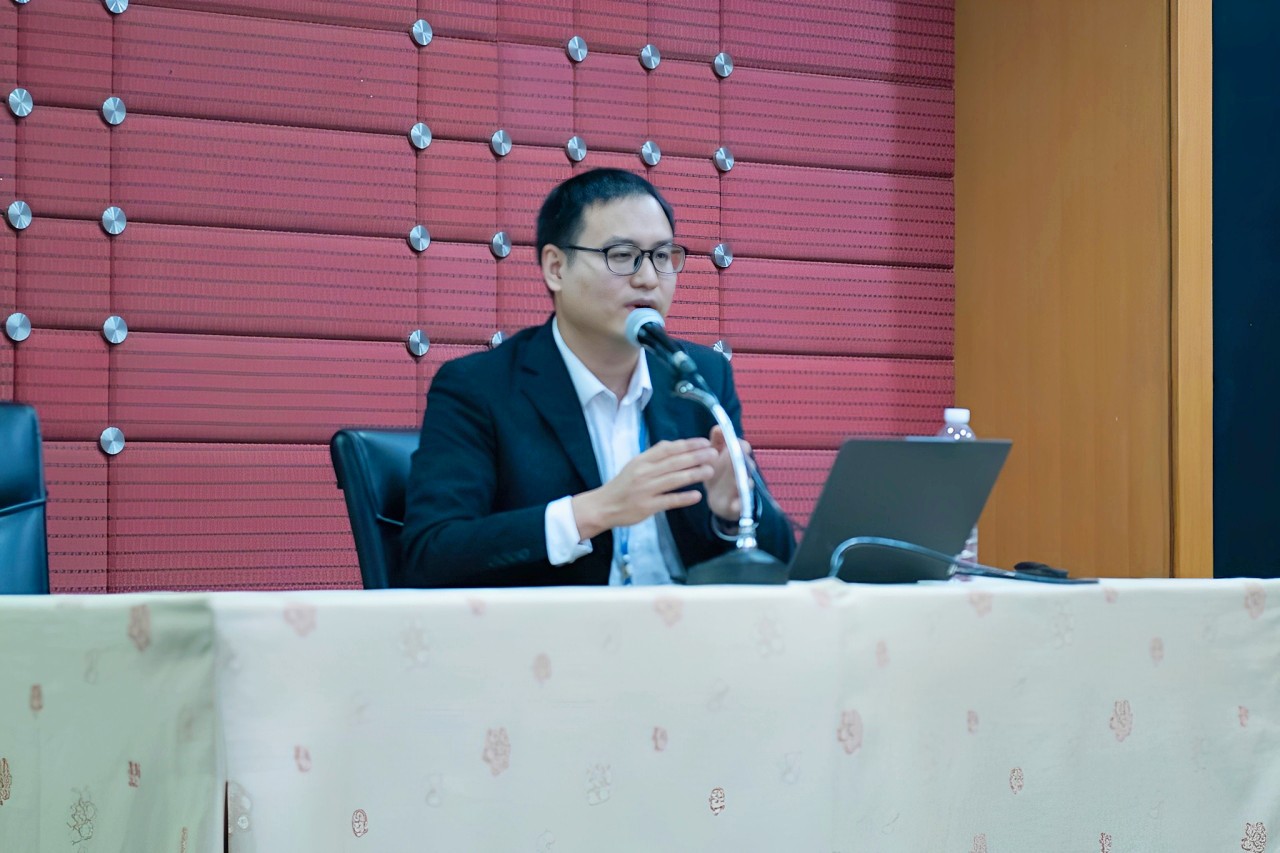 ภาพ: วิทยากรขณะนำเสนอข้อมูลวิชาการเทคโนโลยีเทระเฮิร์ตซ์