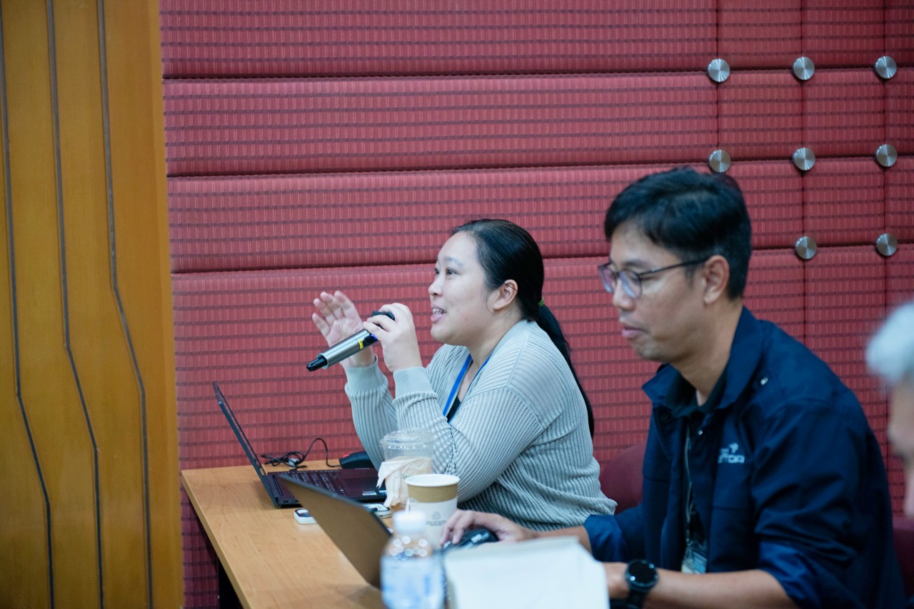 ภาพ: บรรยากาศงานอบรมเชิงปฏิบัติการ Exploring Terahertz Materials ณ ห้องบุษกร อาคารเนคเทค อุทยานวิทยาศาสตร์ประเทศไทย โดยมีนักวิจัยเข้าร่วมฟังบรรยายอย่างหนาแน่น