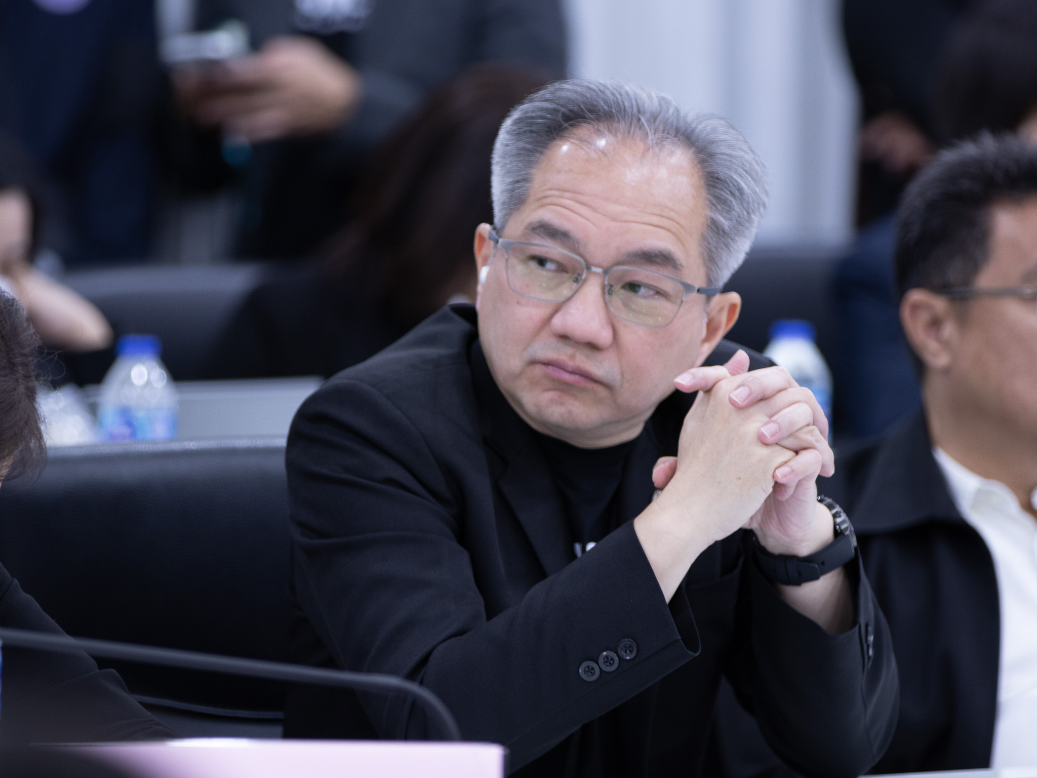 ภาพ: ศาสตราจารย์ ดร.ชูกิจ ลิมปิจำนงค์ ผู้อำนวยการ สวทช. เข้าร่วมรับฟังการแถลงนโยบาย Quick Win