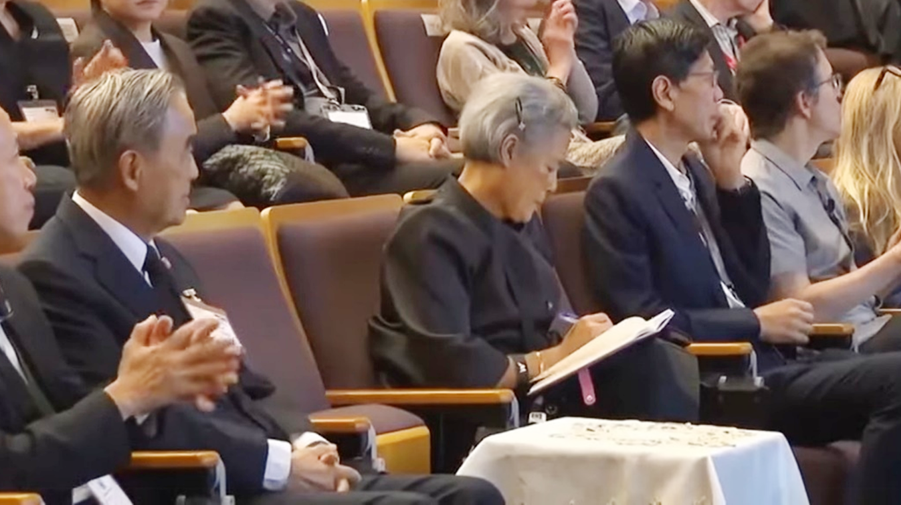 ภาพสมเด็จพระกนิษฐาธิราชเจ้า กรมสมเด็จพระเทพรัตนราชสุดา ฯ สยามบรมราชกุมารี ทรงมีพระราชวินิจฉัยคัดเลือกนักวิทยาศาสตร์เยาวชนจากประเทศไทยเข้าร่วมการประชุม GYSS 2026 จำนวน ๒๐ คน