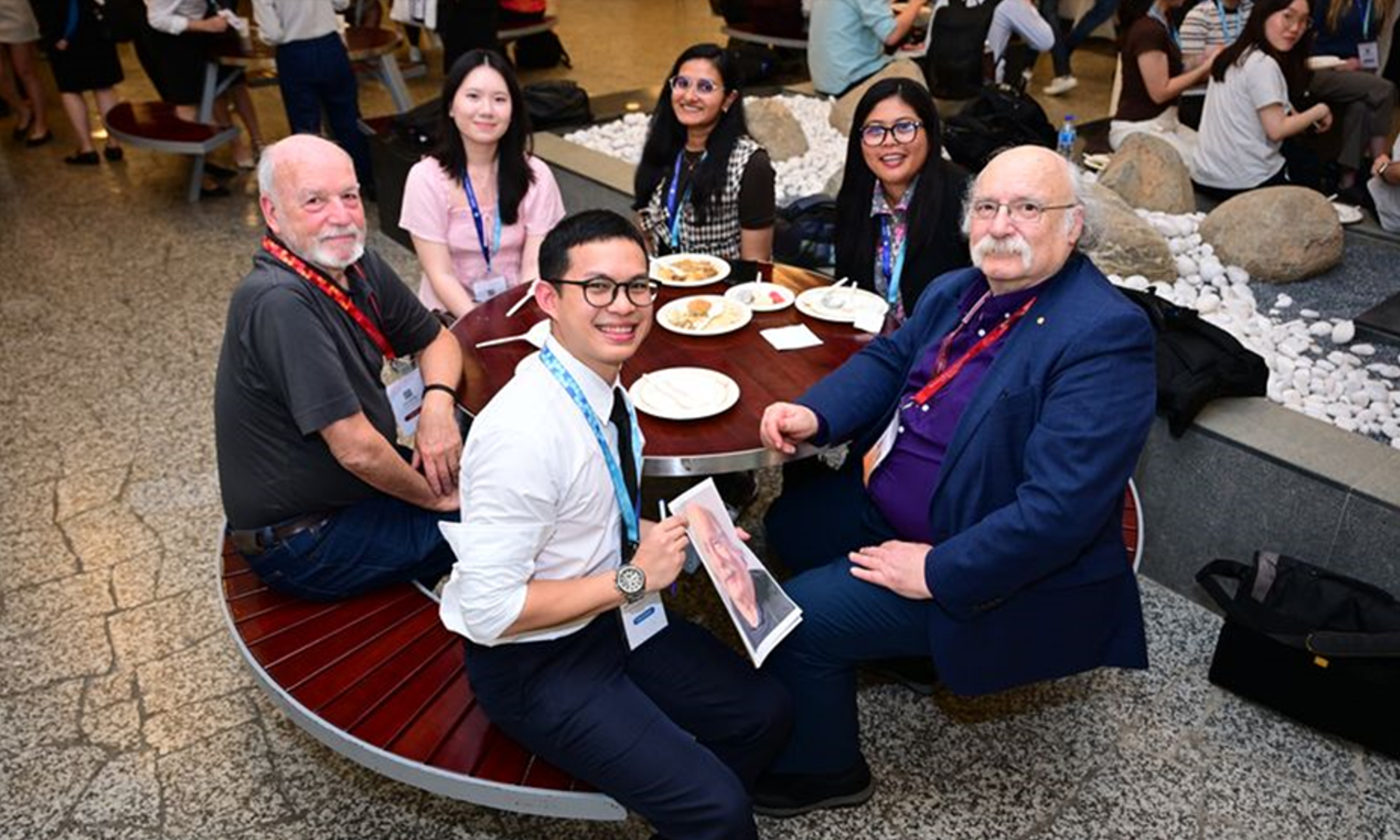 ภาพนายเสฏฐวุฒิ บัวดี นักศึกษาแพทย์ ชั้นปีที่ 5 คณะแพทยศาสตร์ศิริราชพยาบาล มหาวิทยาลัยมหิดล พูดถึงความรู้สึกที่ได้รับโอกาสในครั้งนี้่