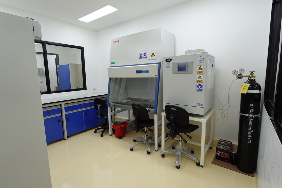 ภาพภายในห้องปฏิบัติการสัตว์น้ำขั้นสูง BSL2 ไบโอเทค สวทช.