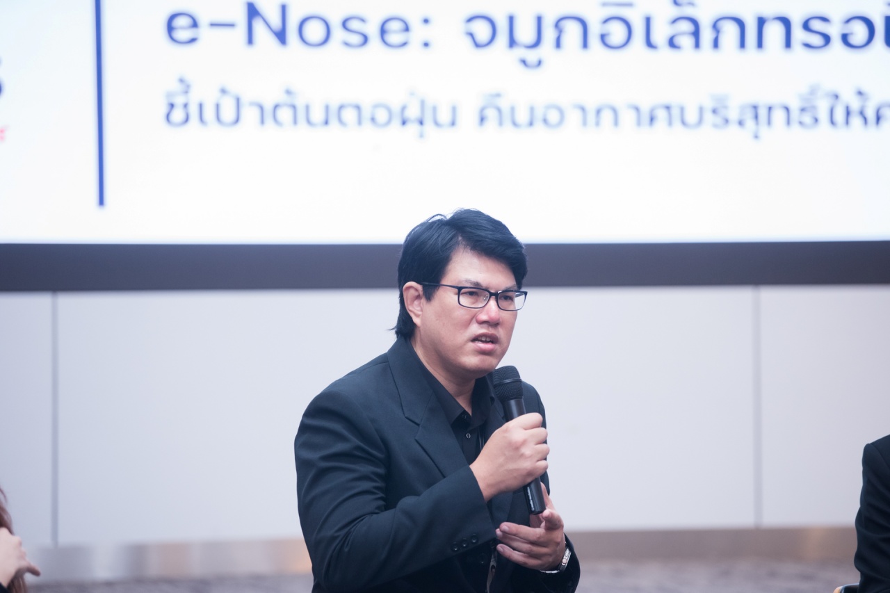 ภาพดร.รุ่งโรจน์ เมาลานนท์ ทีมวิจัยวิศวกรรมกระบวนการและระบบตรวจติดตาม นาโนเทค สวทช. 